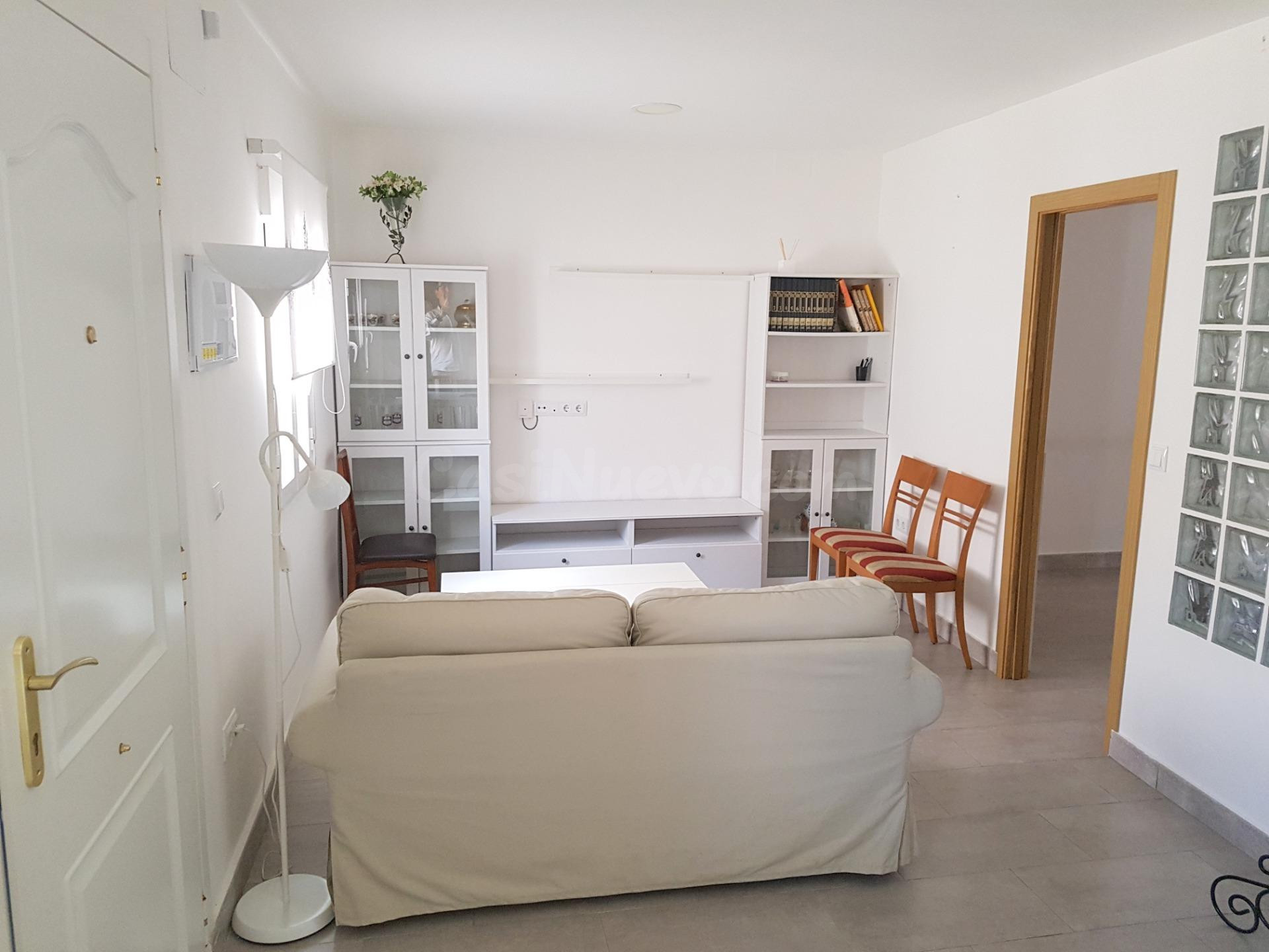 SE ALQUILA APARTAMENTO SUPER COQUETO CON PATIO - foto 4