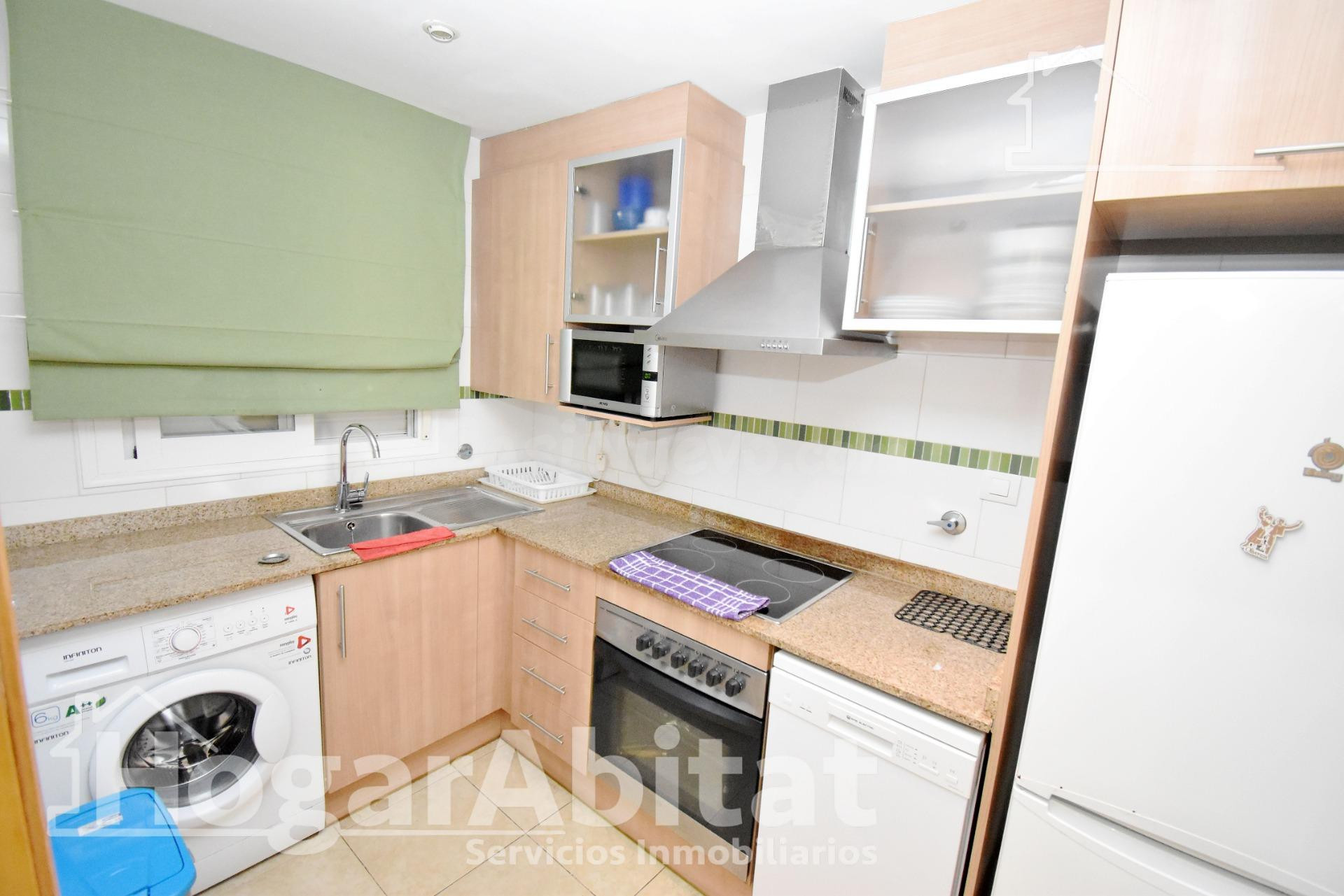 ACOGEDOR EN RESIDENCIAL CON PISCINA, GARAJE Y TERRAZA, TODO  - foto 5