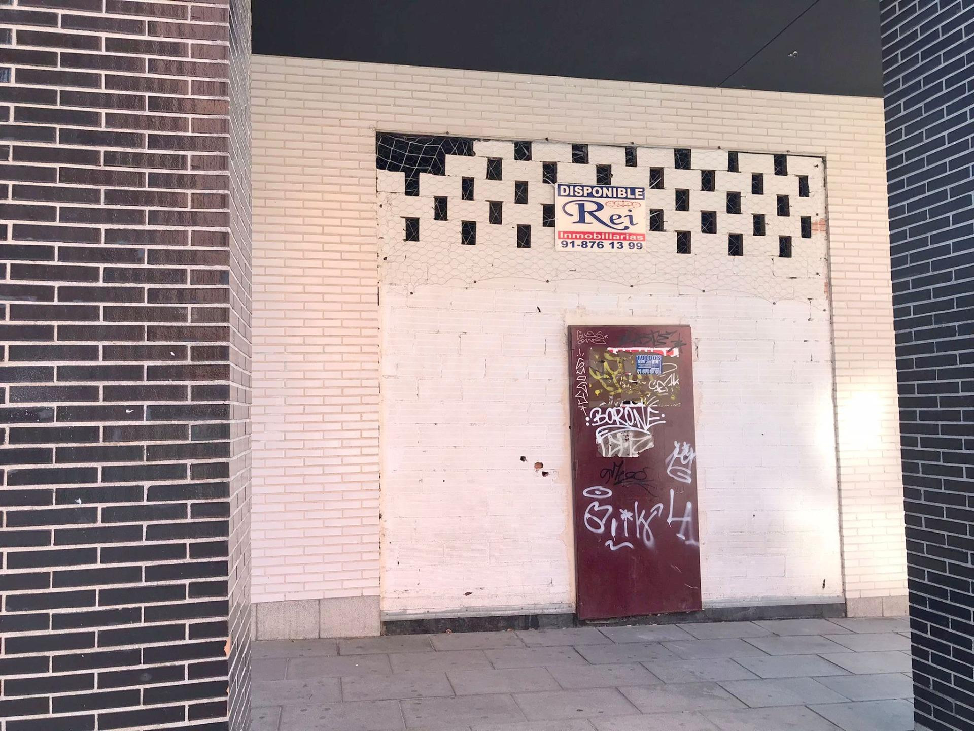 Excepcional Local Comercial en Bruto en el Corazón de Argand - foto 4