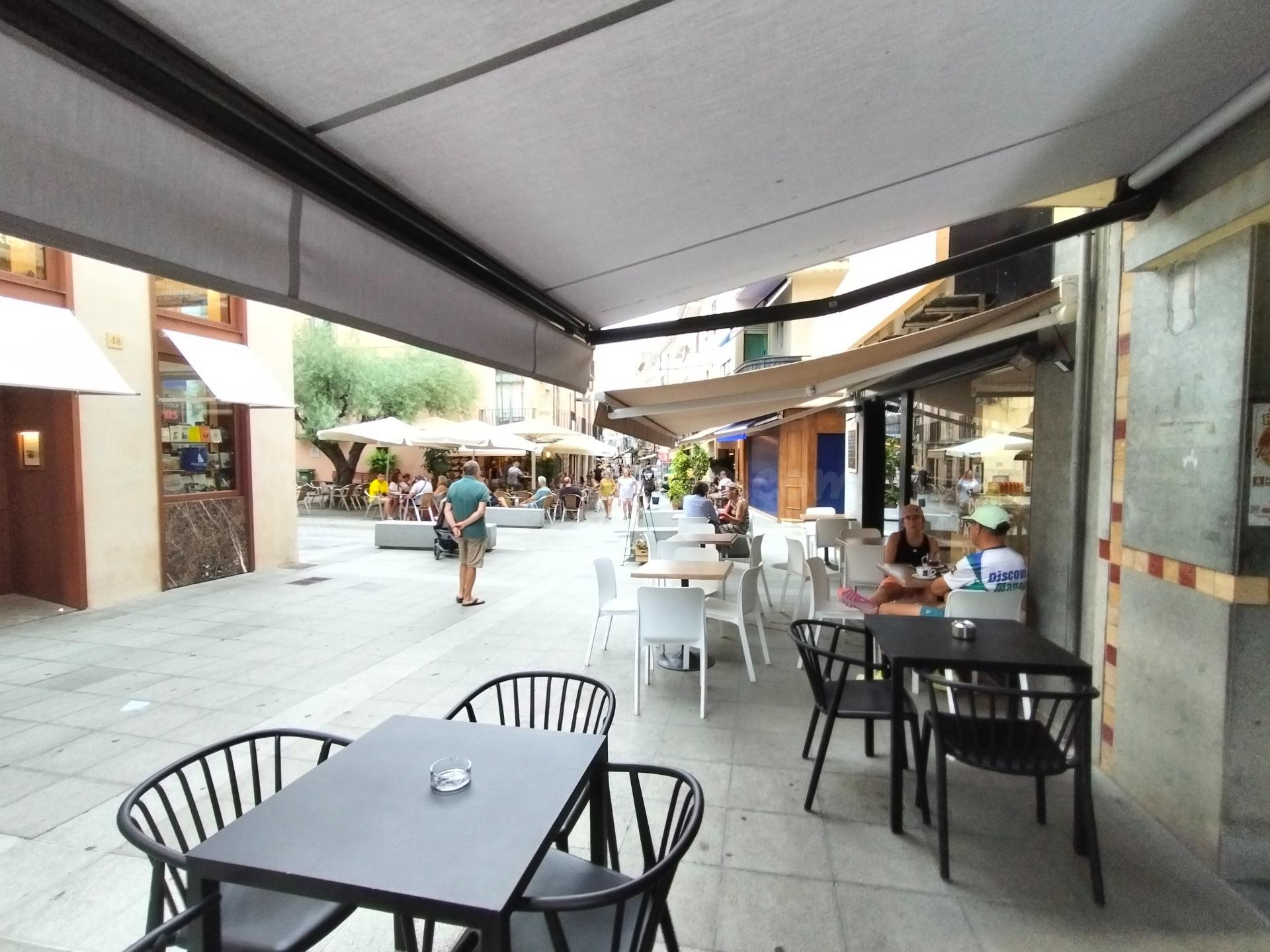 Se trapasa heladeria en ubicación inmejorable sobre el carre - foto 4
