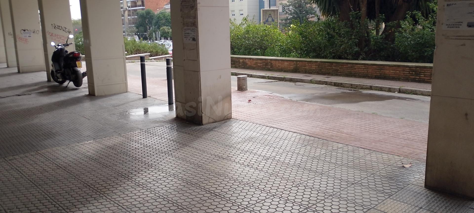 VENTA LOCAL Y PLAZA DE GARAJE EN PLAZA DEL MORENO - foto 5