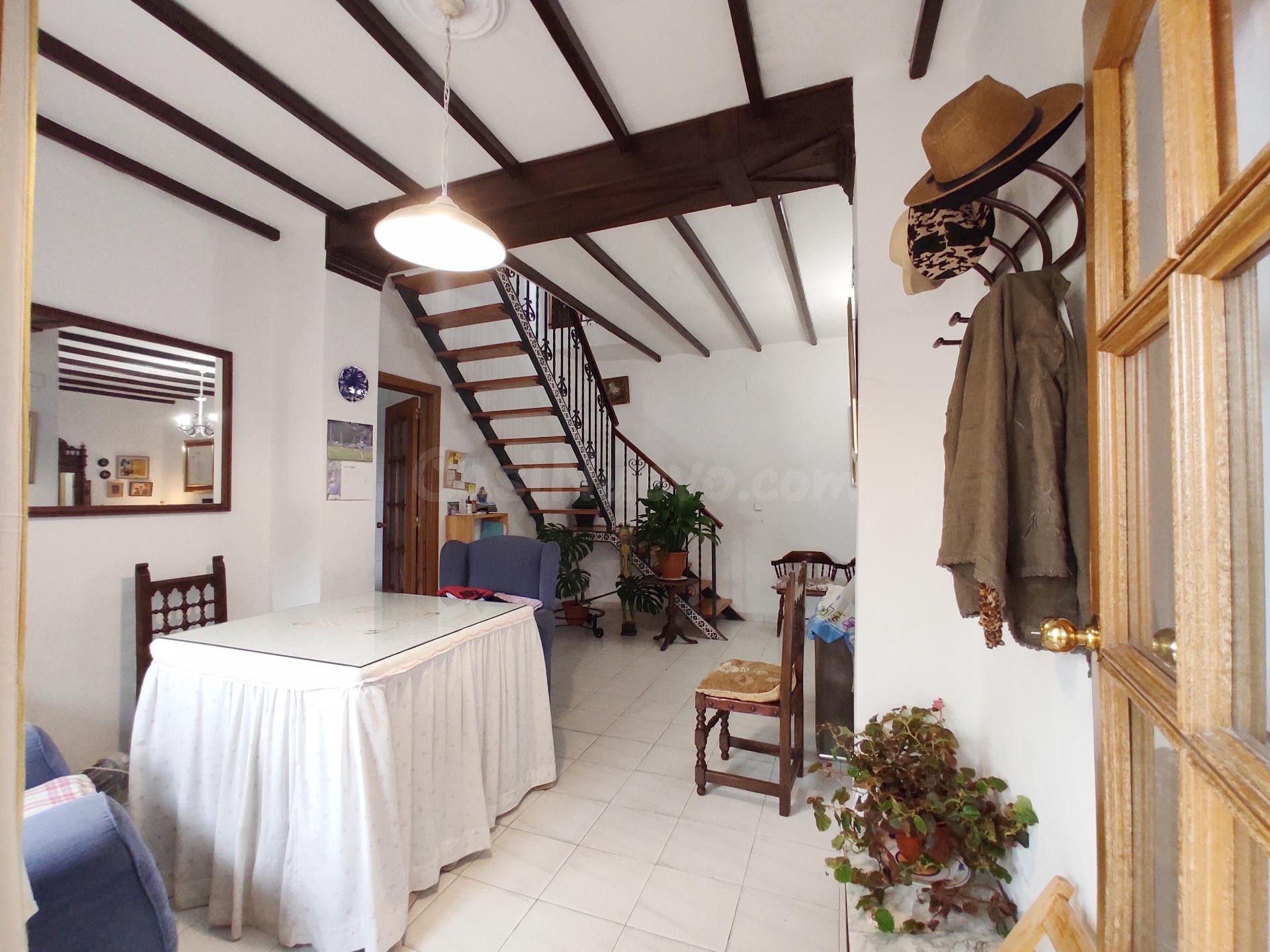 Tu Hogar Soñado en Santa Marina: Encanto y Tradición en el C - foto 5