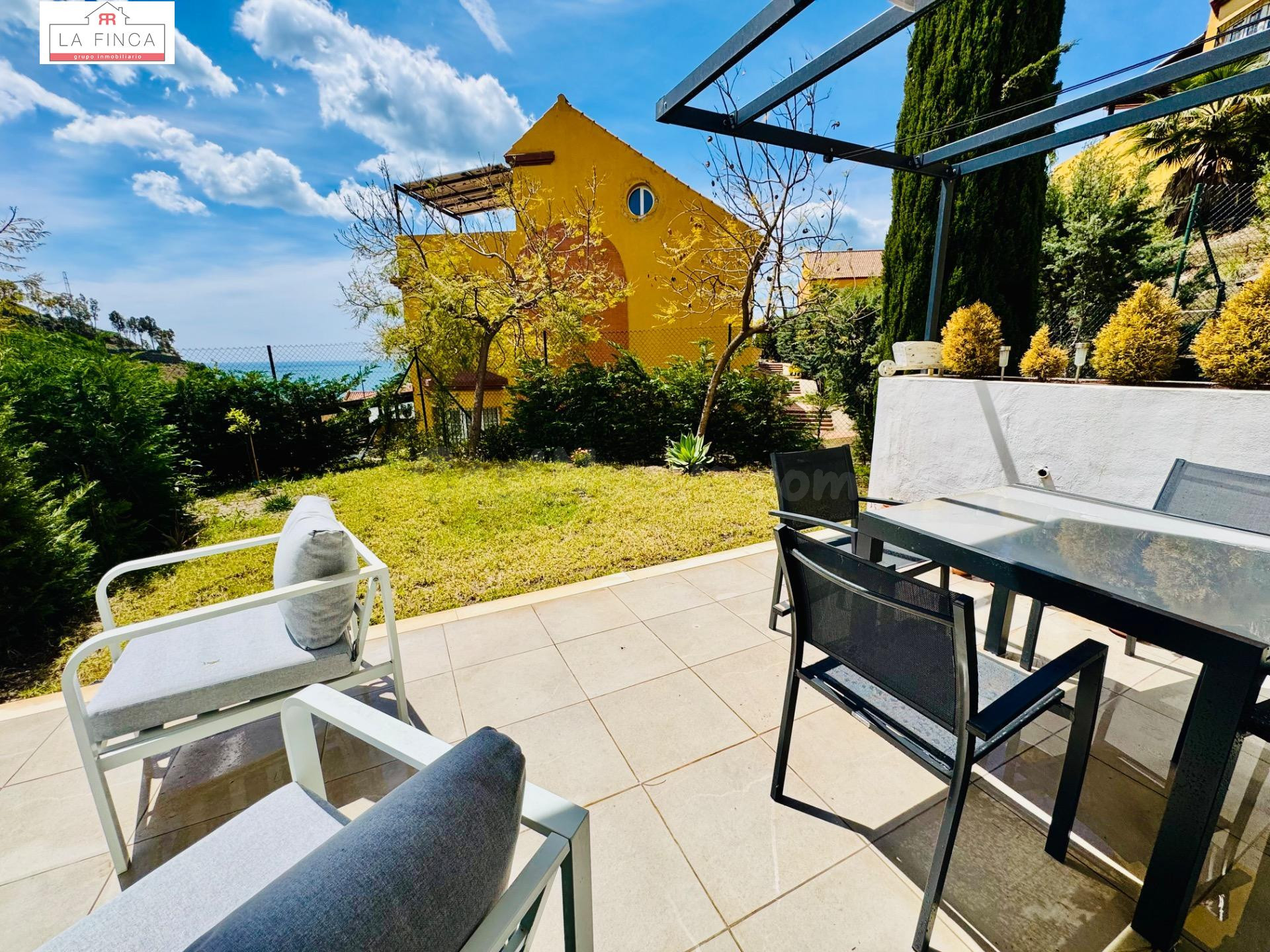 Espectacular bajo con jardín 2 habitaciones - foto 4