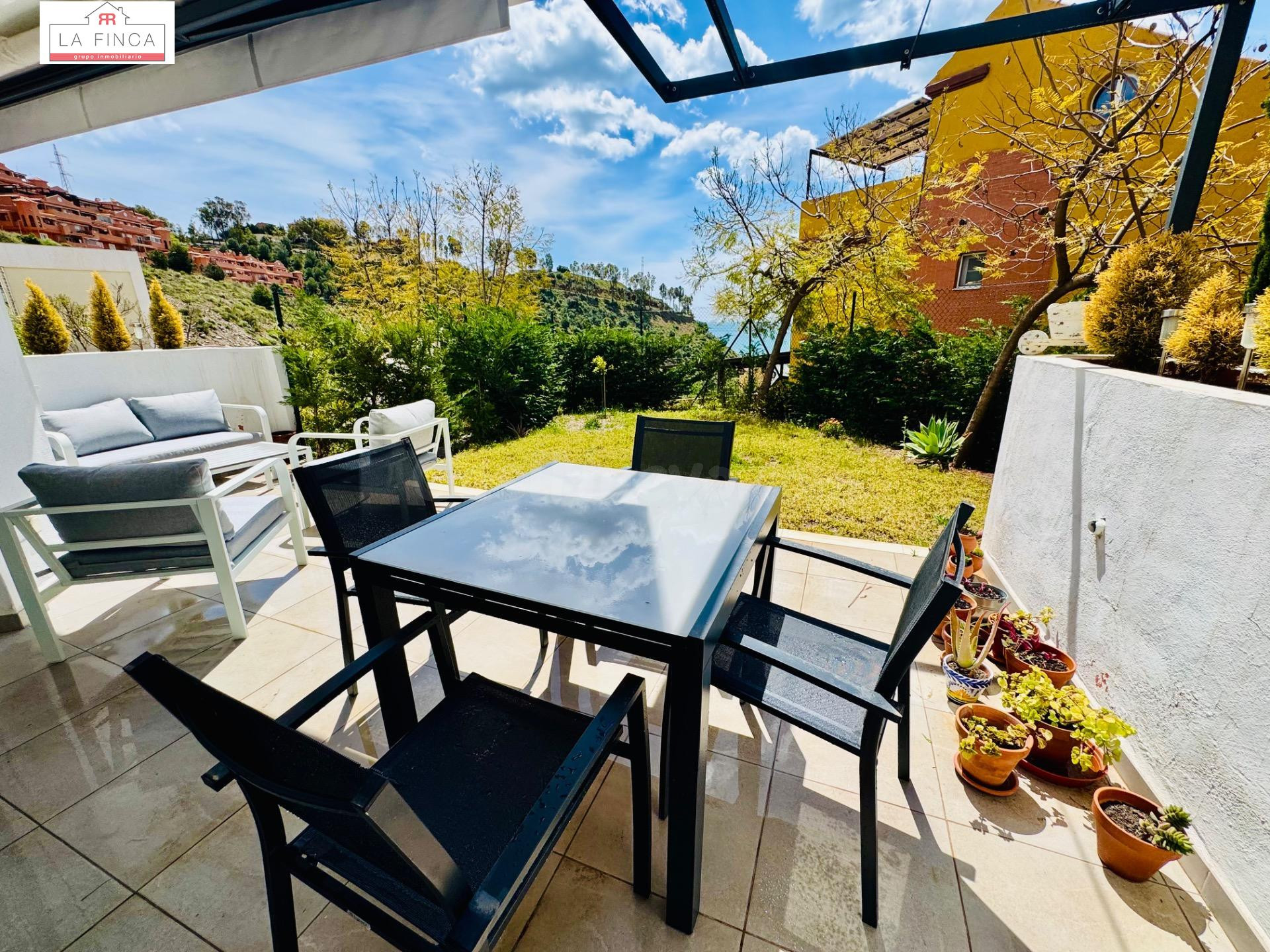 Espectacular bajo con jardín 2 habitaciones - foto 5
