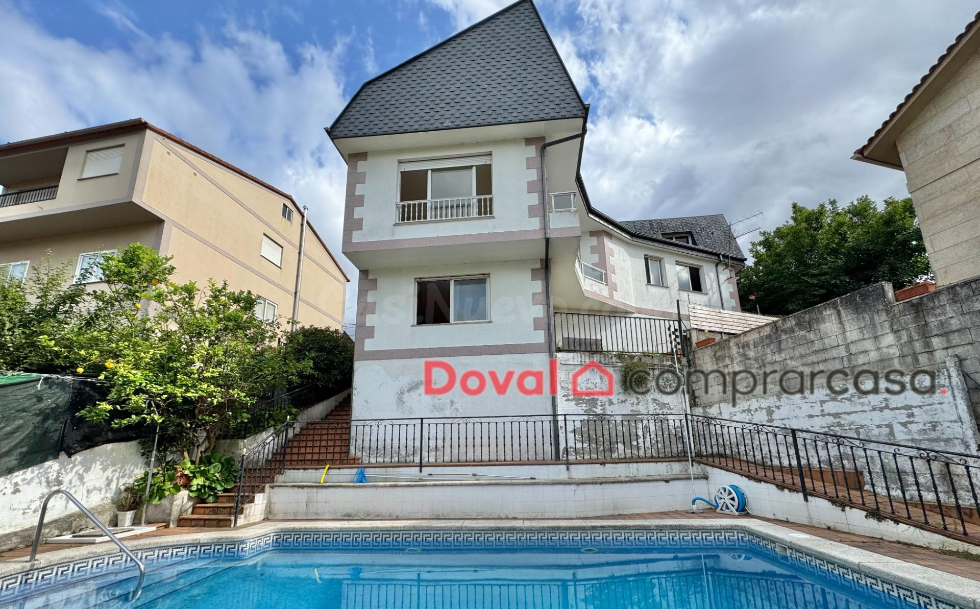 Casa independiente con piscina, vistas y un enorme potencial - foto 2