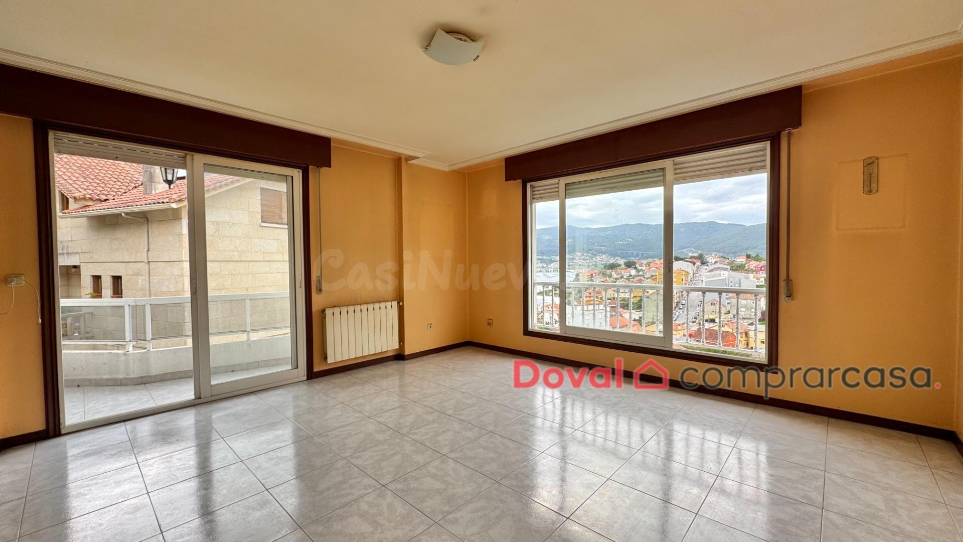 Casa independiente con piscina, vistas y un enorme potencial - foto 4