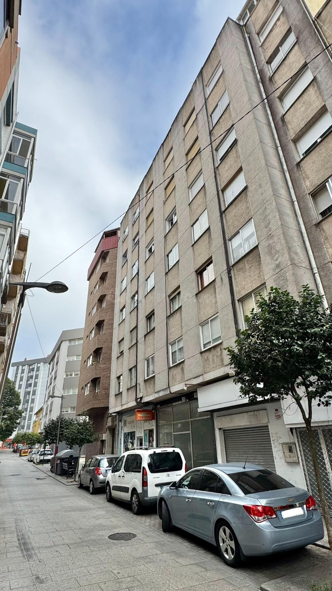 Luz, amplitud y comodidad: 147 m2 reformados en una séptima  - foto 2