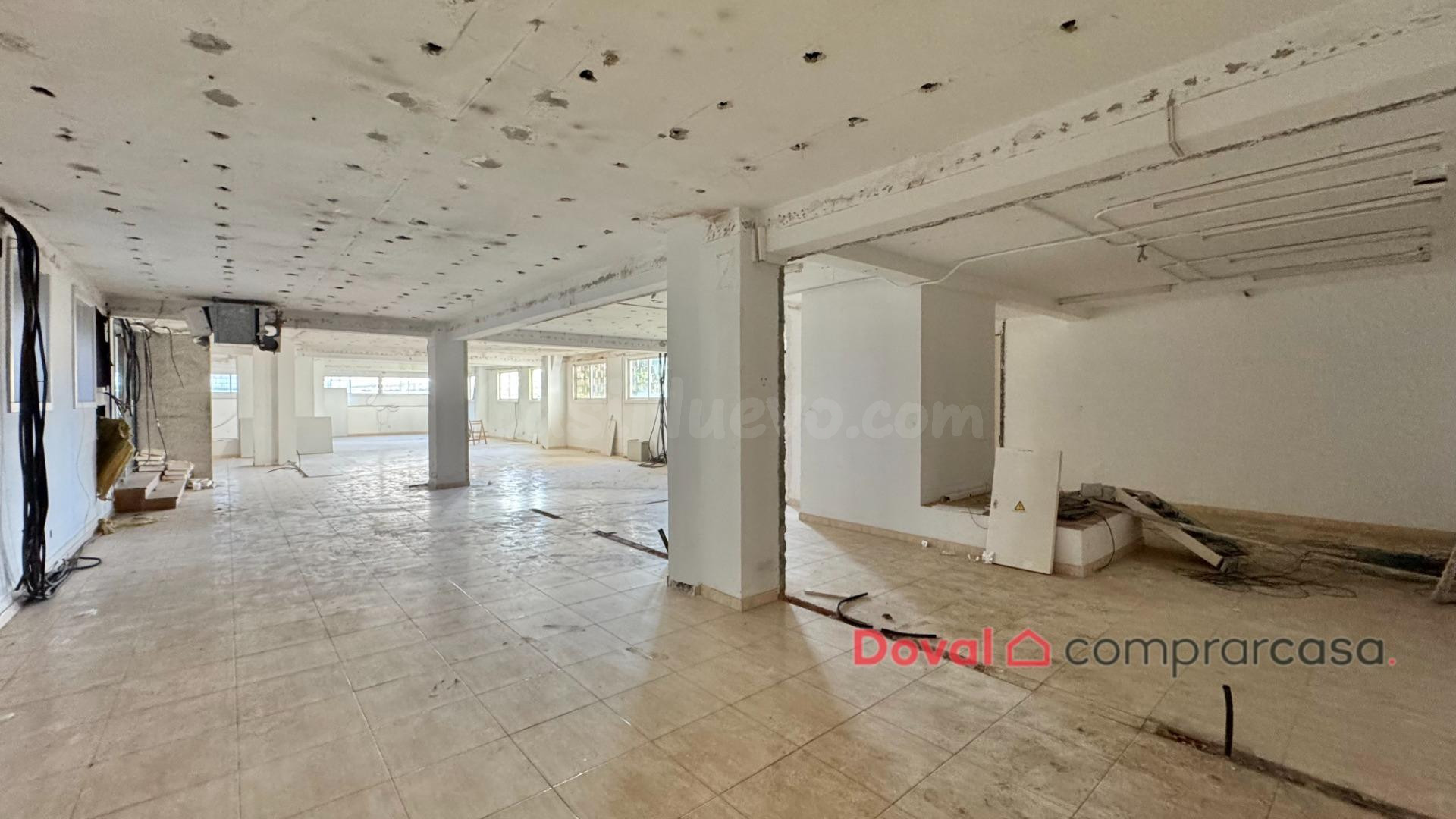 Amplio local comercial en Avda. Hispanidade 88 – 359 m2 - foto 3
