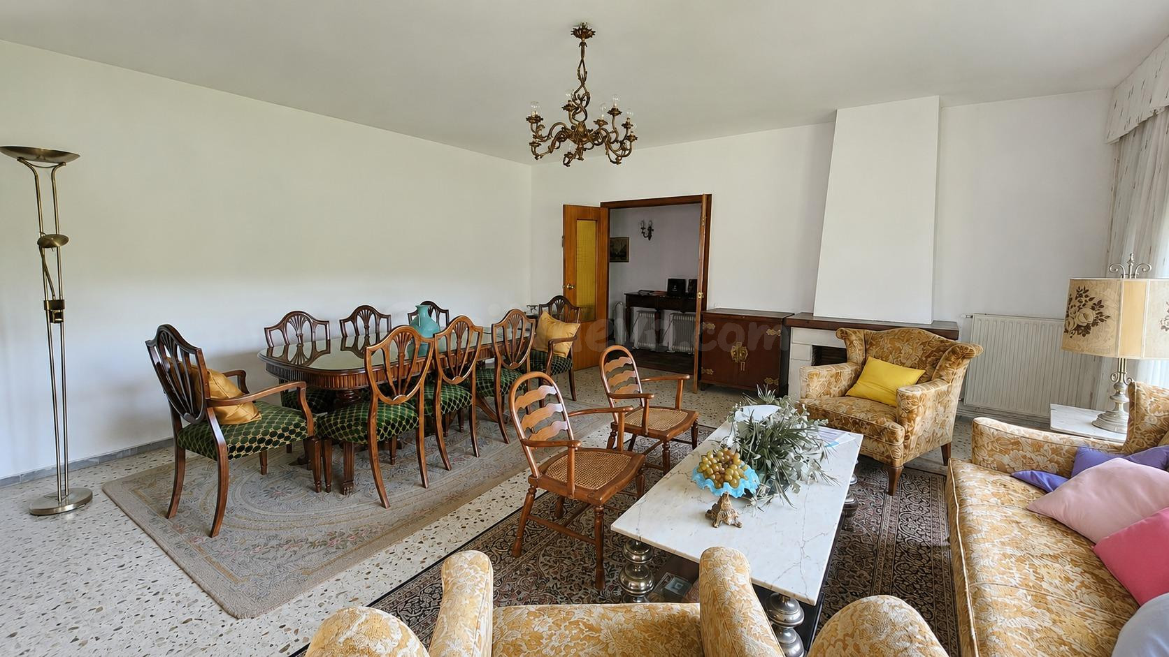 Chalet en venta para reformar en una de las mejores zonas de - foto 4