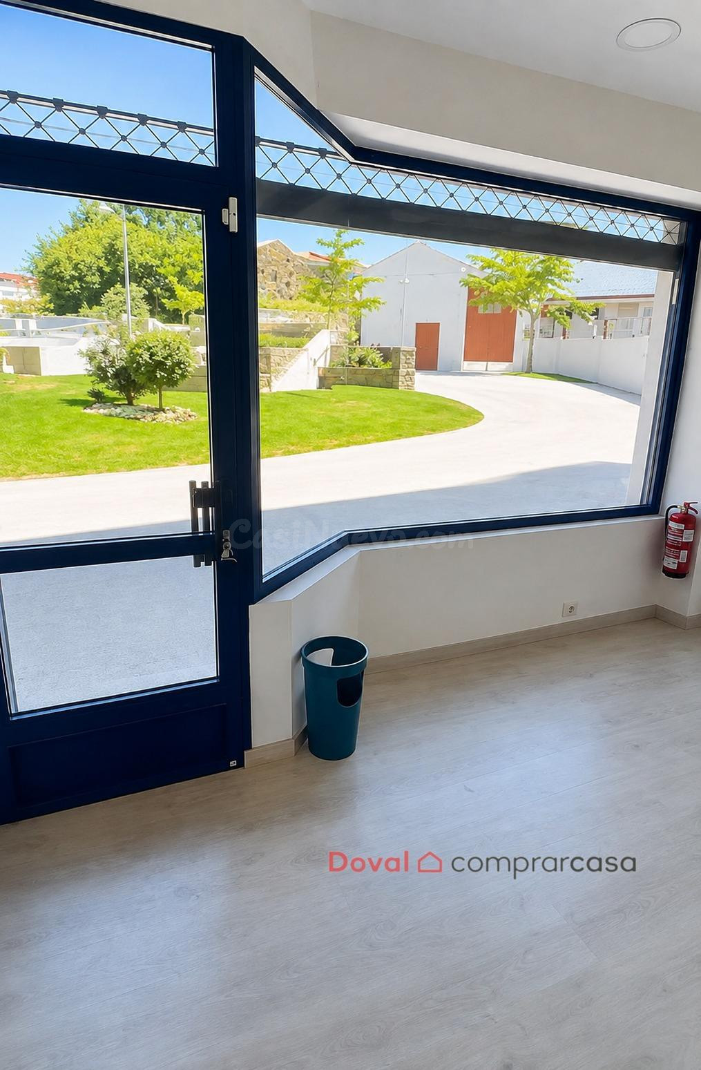 Local comercial en alquiler en pleno centro de O Porriño – 5 - foto 2