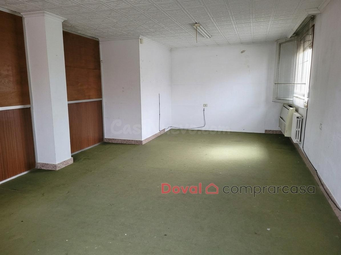 Local en alquiler en O Porriño – 98 m2, excelente ubicación - foto 2