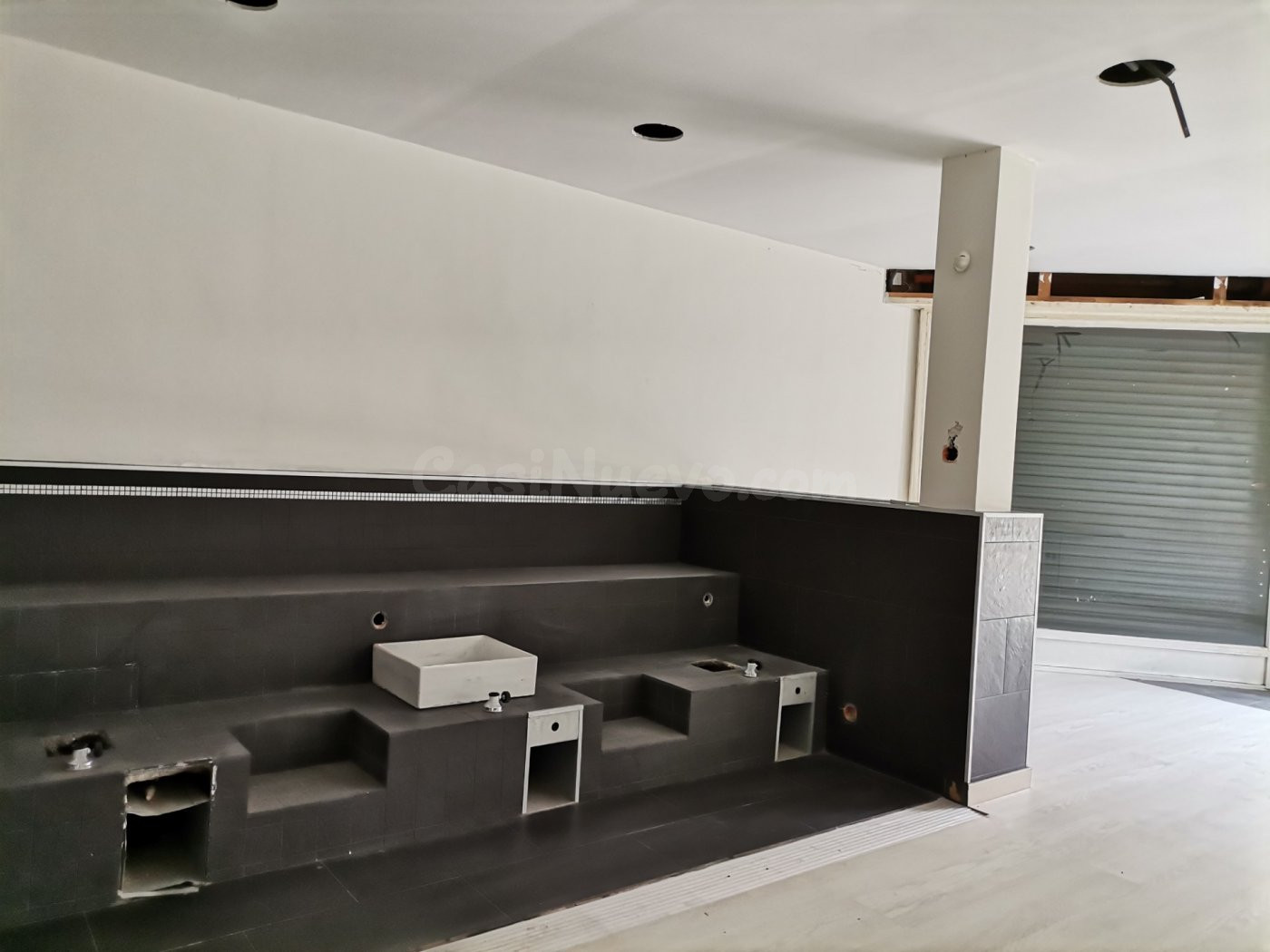 Local en Av Banys - foto 4