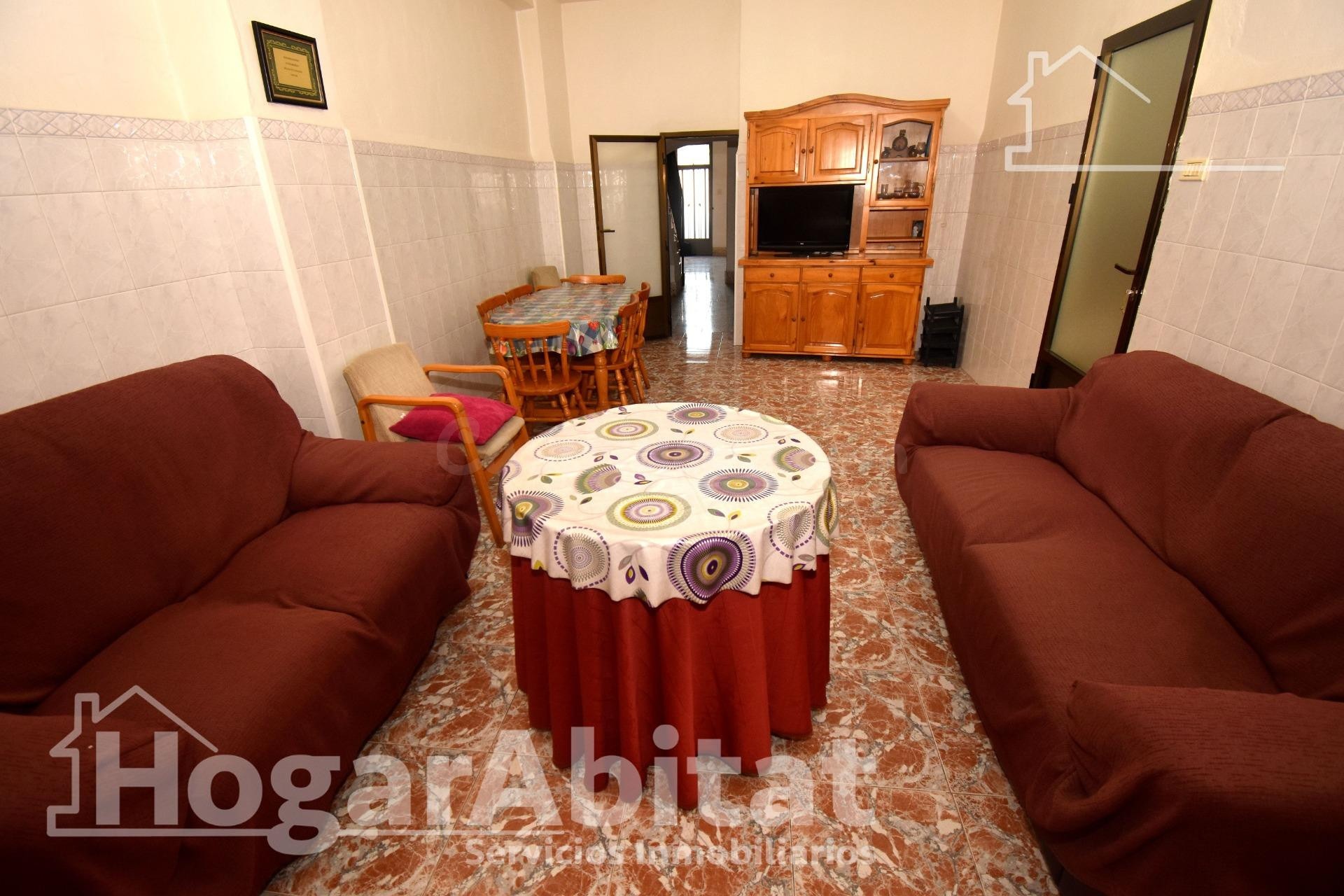 MAGNÍFICA CASA LUMINOSA CON GARAJE Y DOS TERRAZAS, TODA AMUE - foto 3