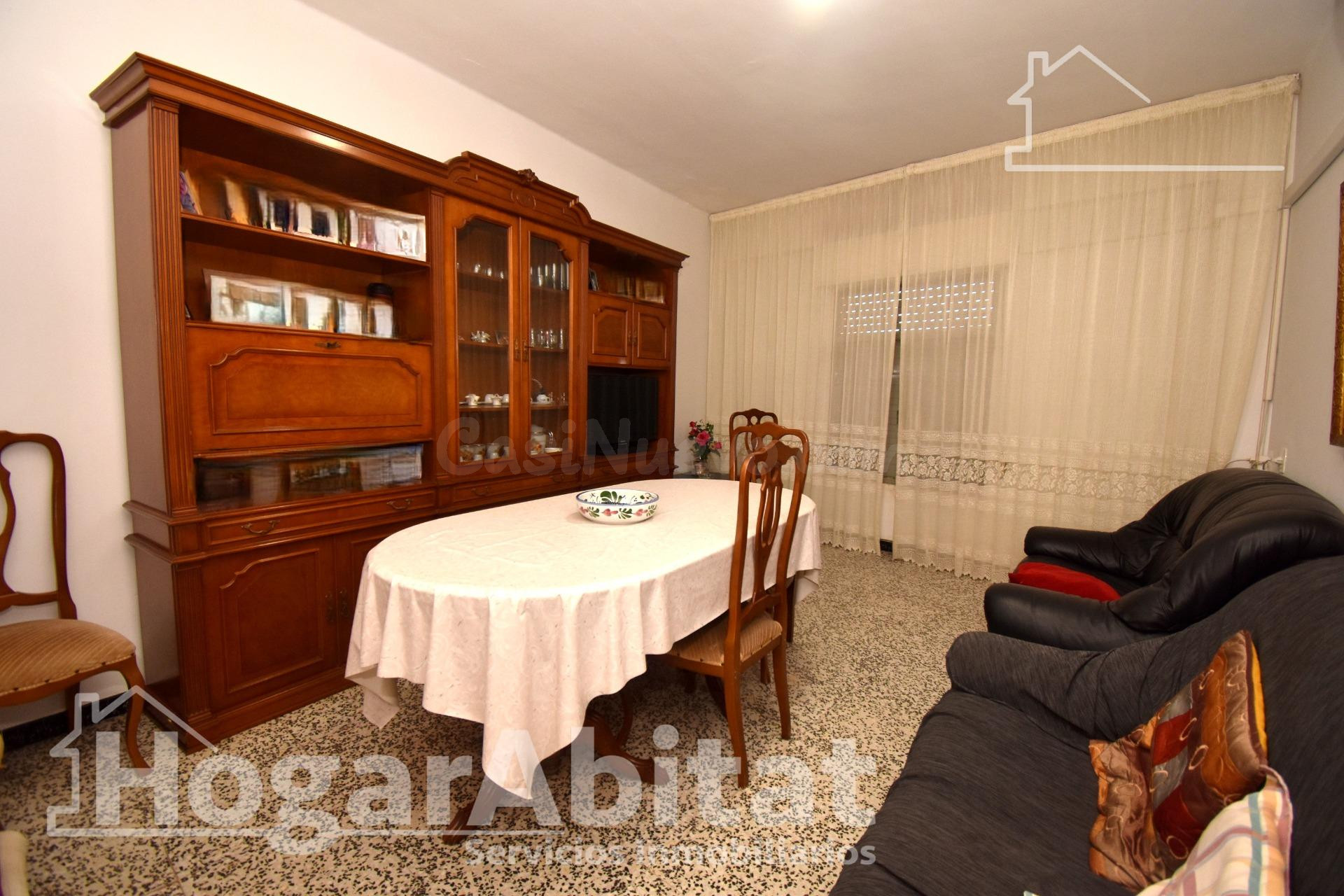 MAGNÍFICA CASA LUMINOSA CON GARAJE Y DOS TERRAZAS, TODA AMUE - foto 5