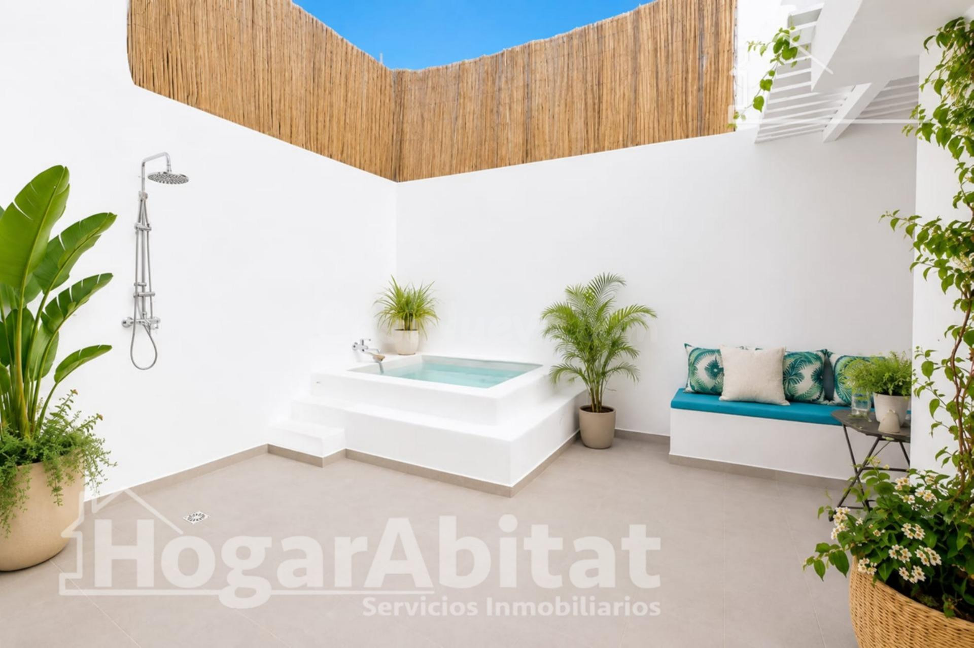 REFORMADA Y ACOGEDORA CON BUHARDILLA, TERRAZA Y BARBACOA