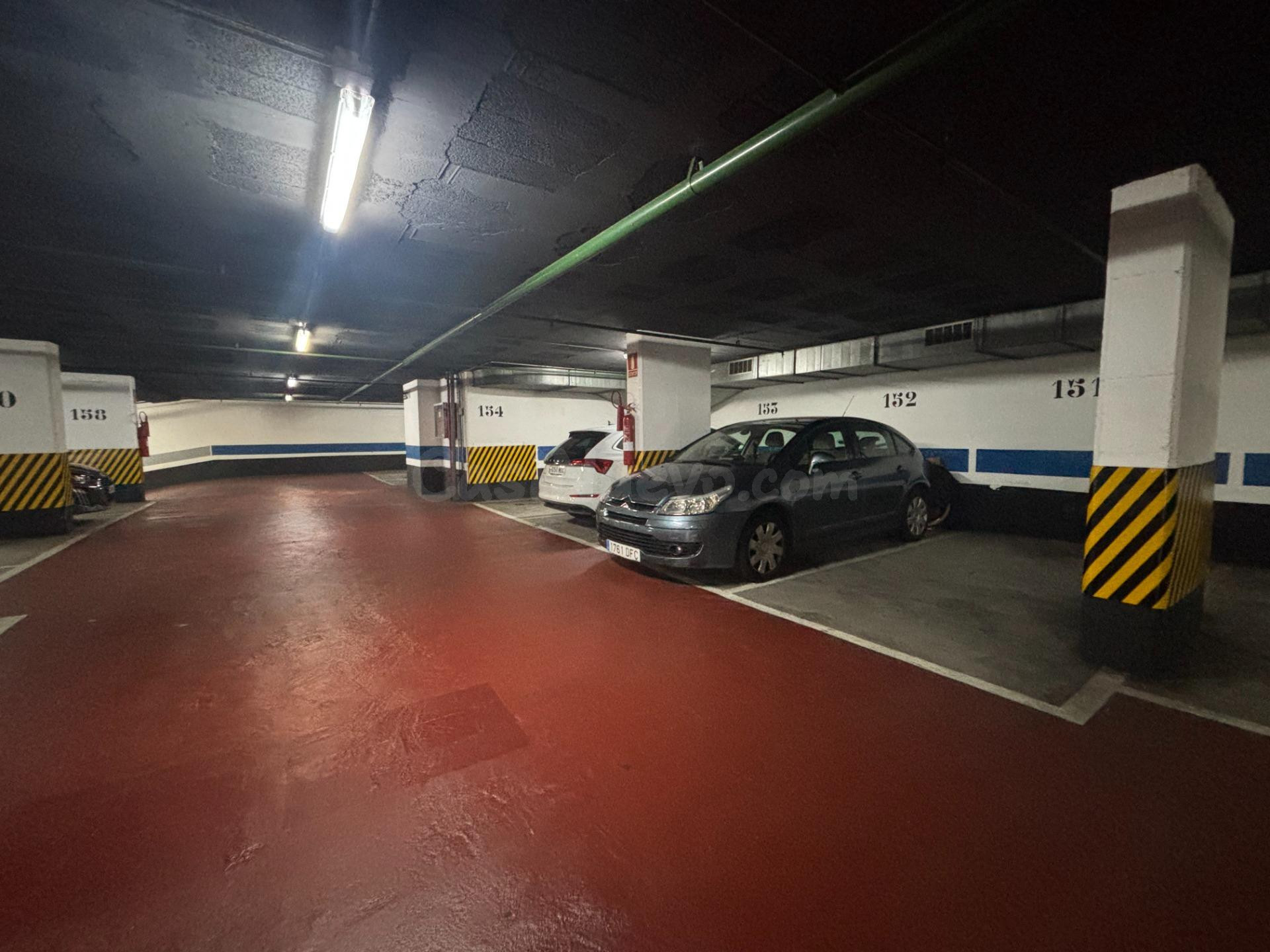 Plaza de Parking en Alquiler en Consel Cent, Ideal para Su C - foto 4