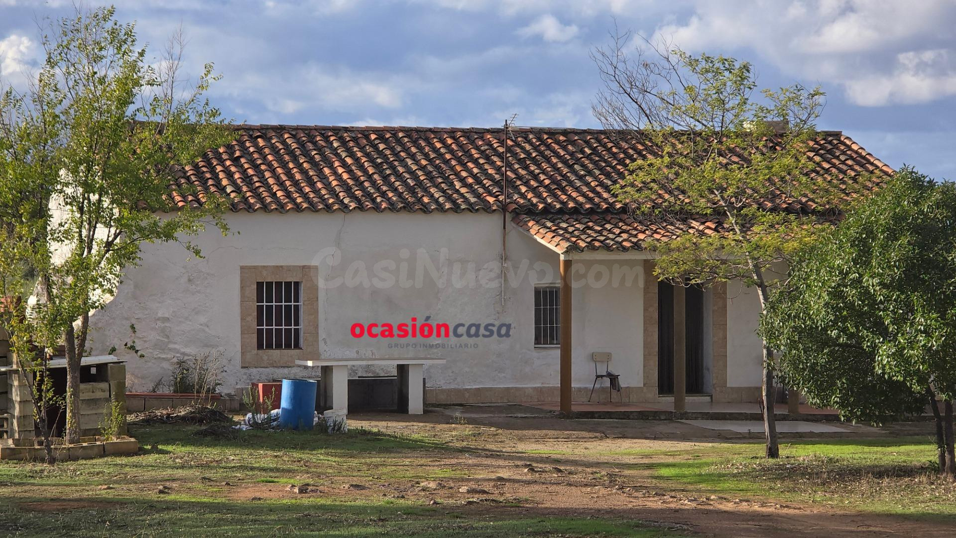 PARCELA CON CASA Y ALBERCA A LA VENTA - foto 3
