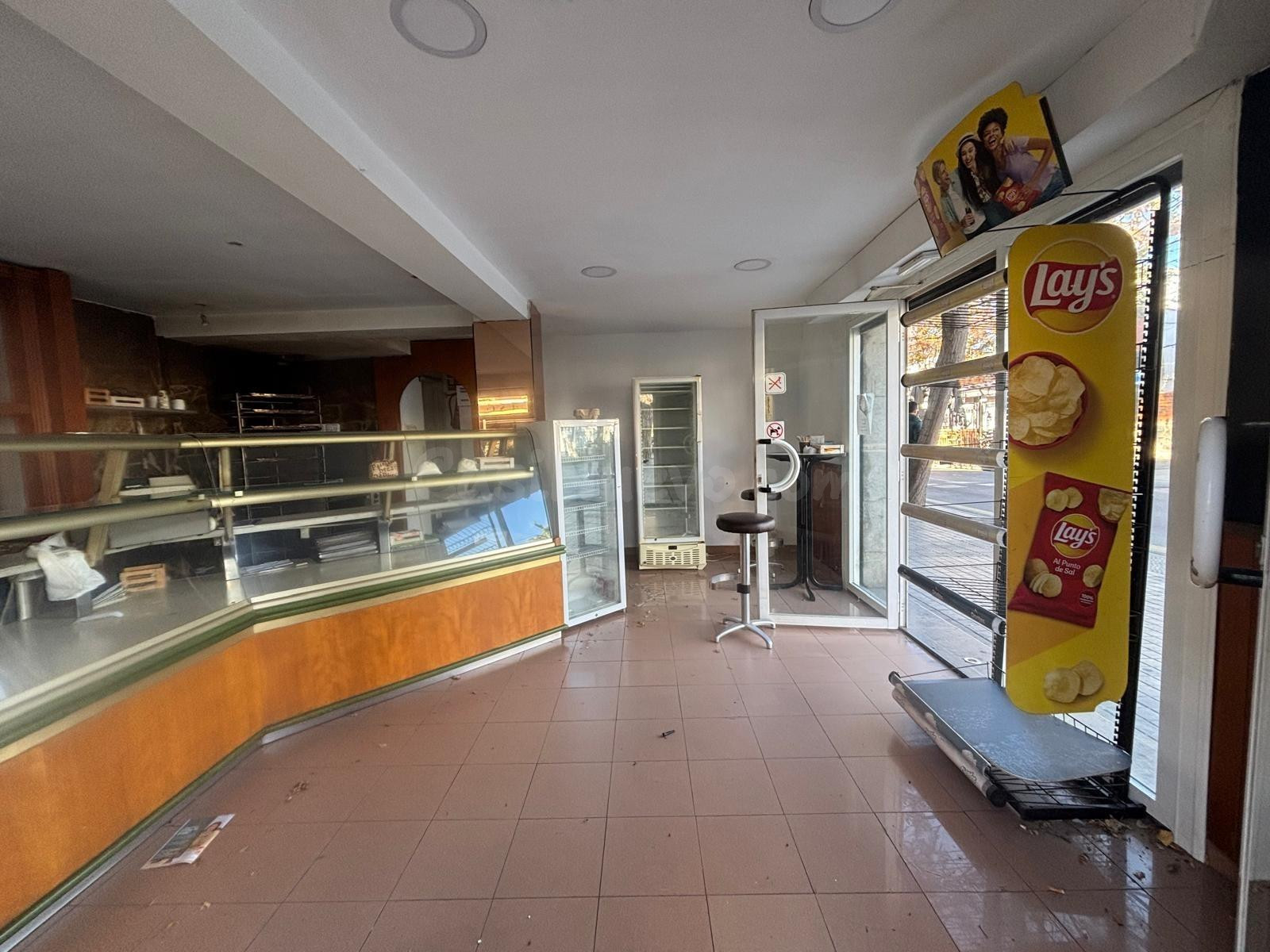 LOCAL COMERCIAL EN CASTELLDEFELS - PLAYA - foto 4