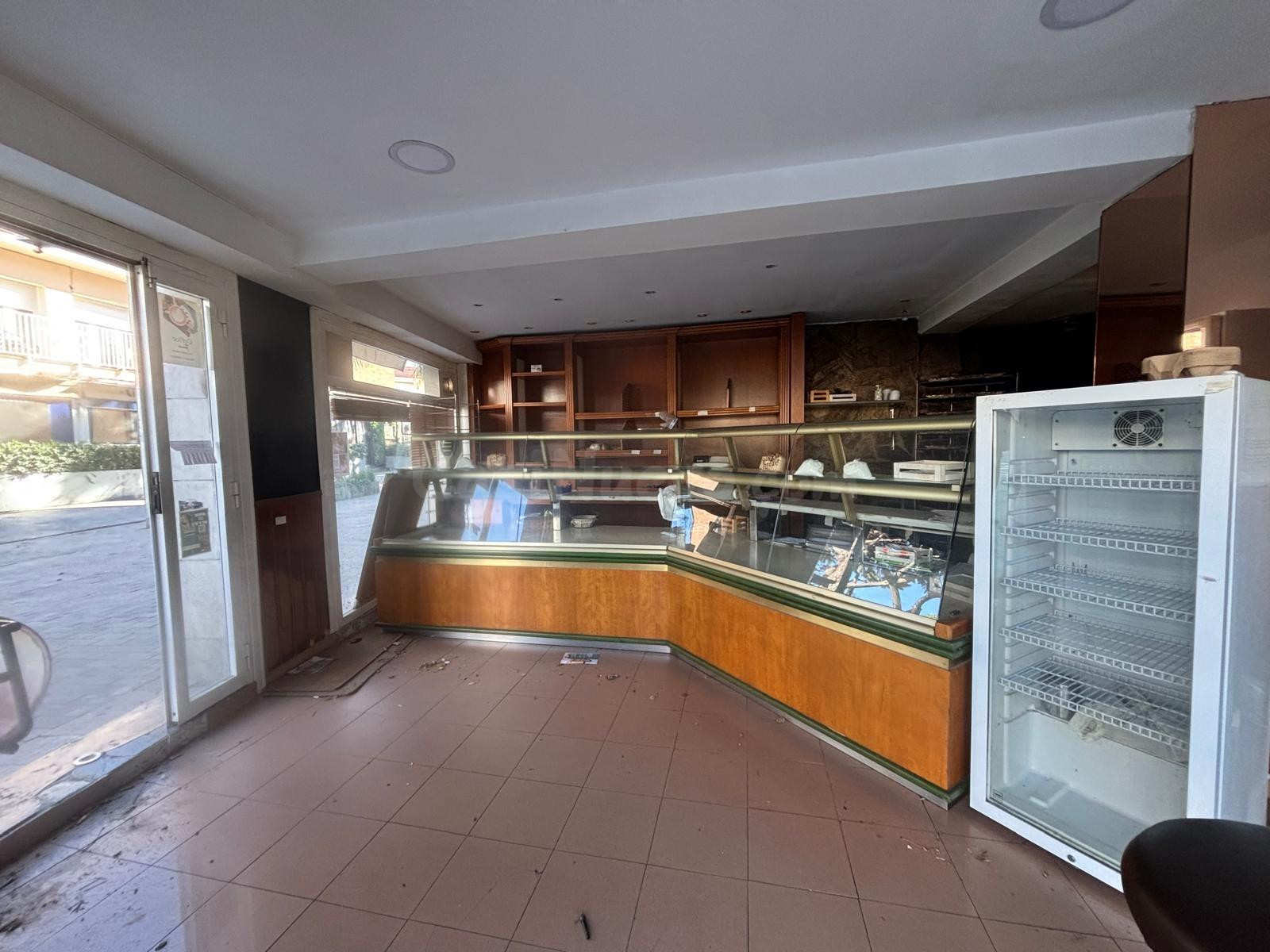 LOCAL COMERCIAL EN CASTELLDEFELS - PLAYA - foto 5