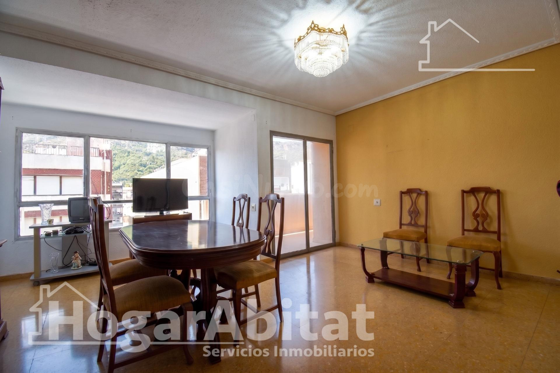 ESQUINERO EXTERIOR CON BALCON Y MIRADOR