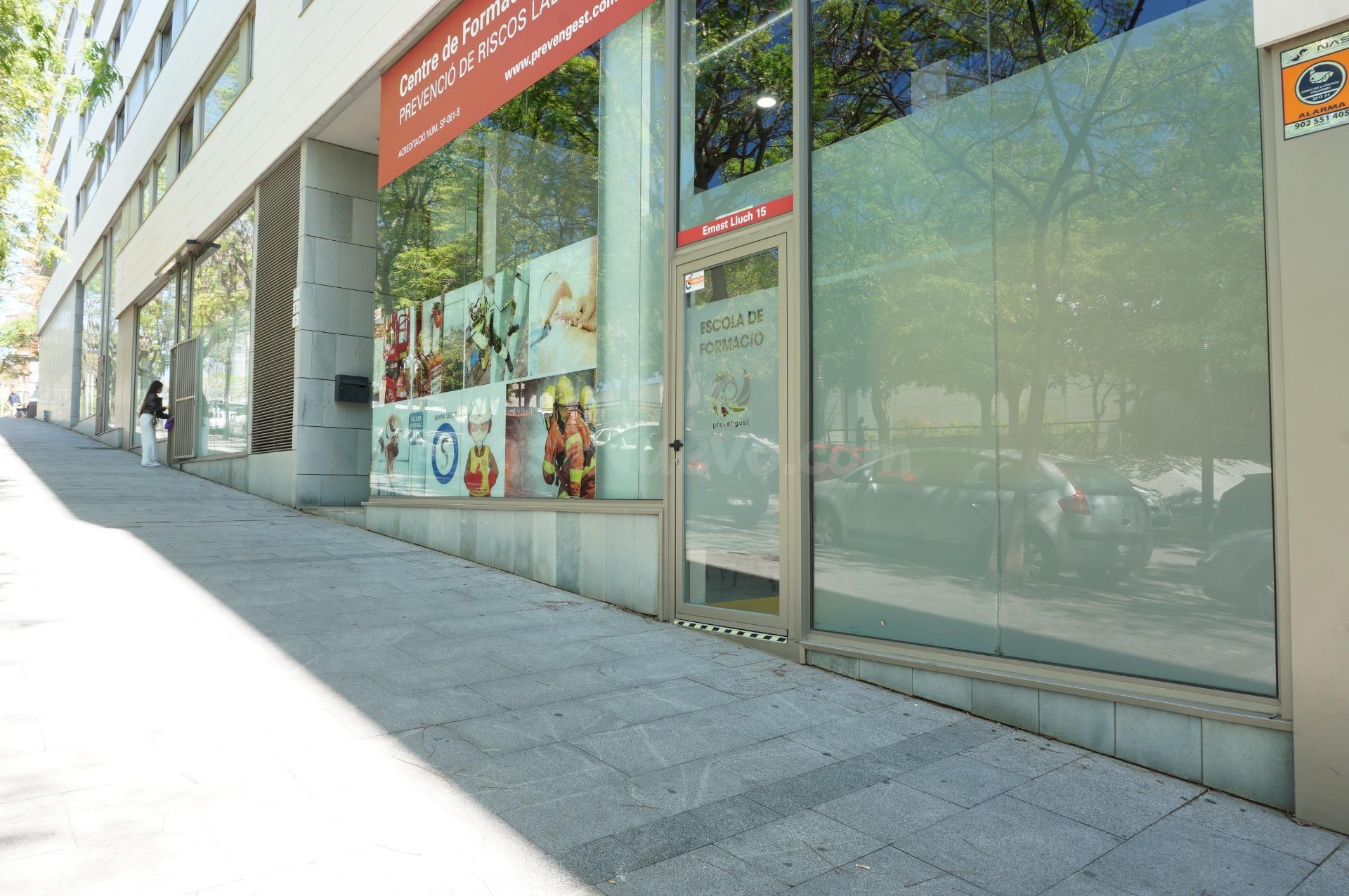 Local comercial 155m² en venta - Collblanc
