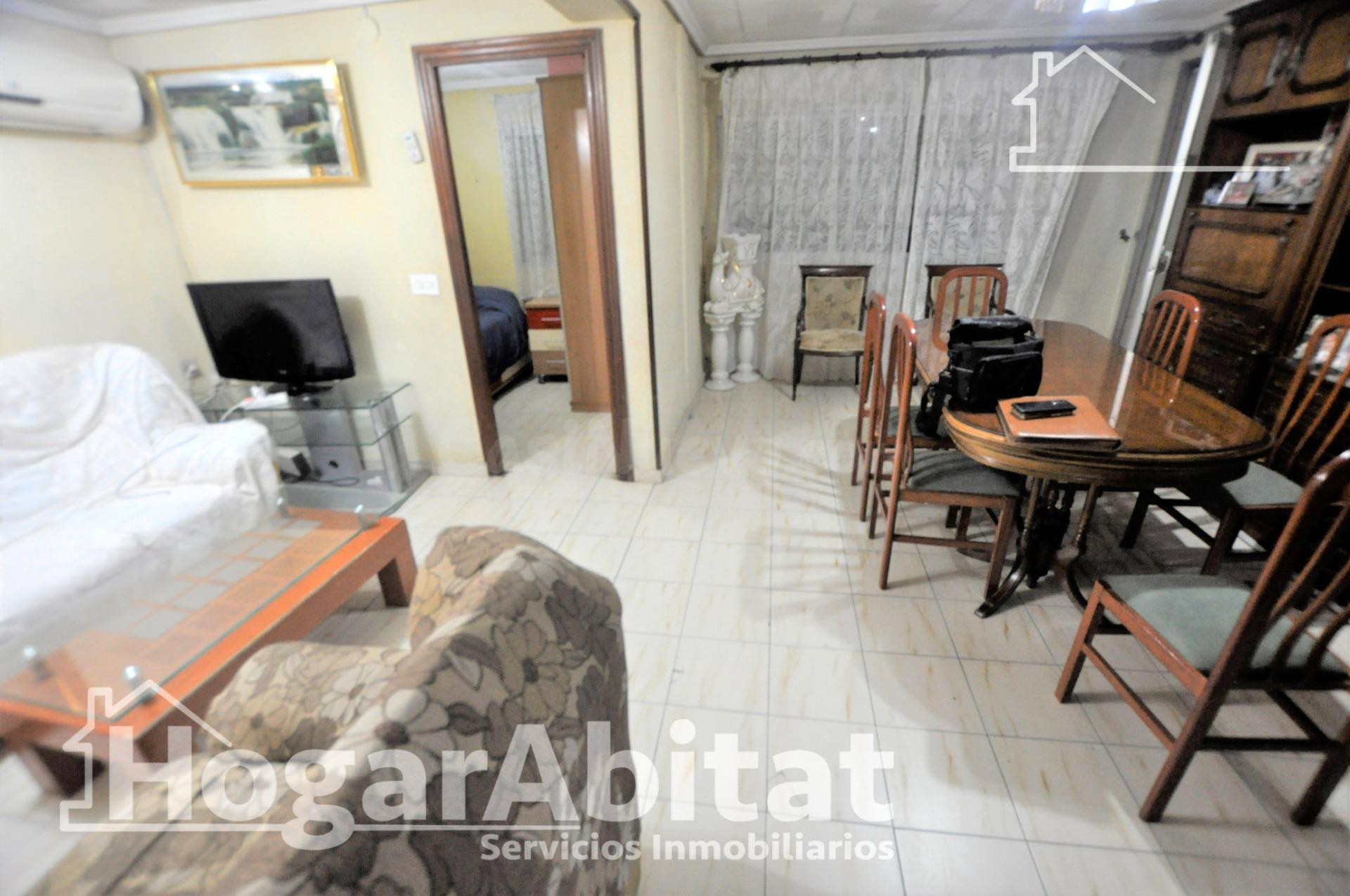 PARA REFORMAR, LUMINOSO Y EXTERIOR DE TRES DORMITORIOS - foto 2