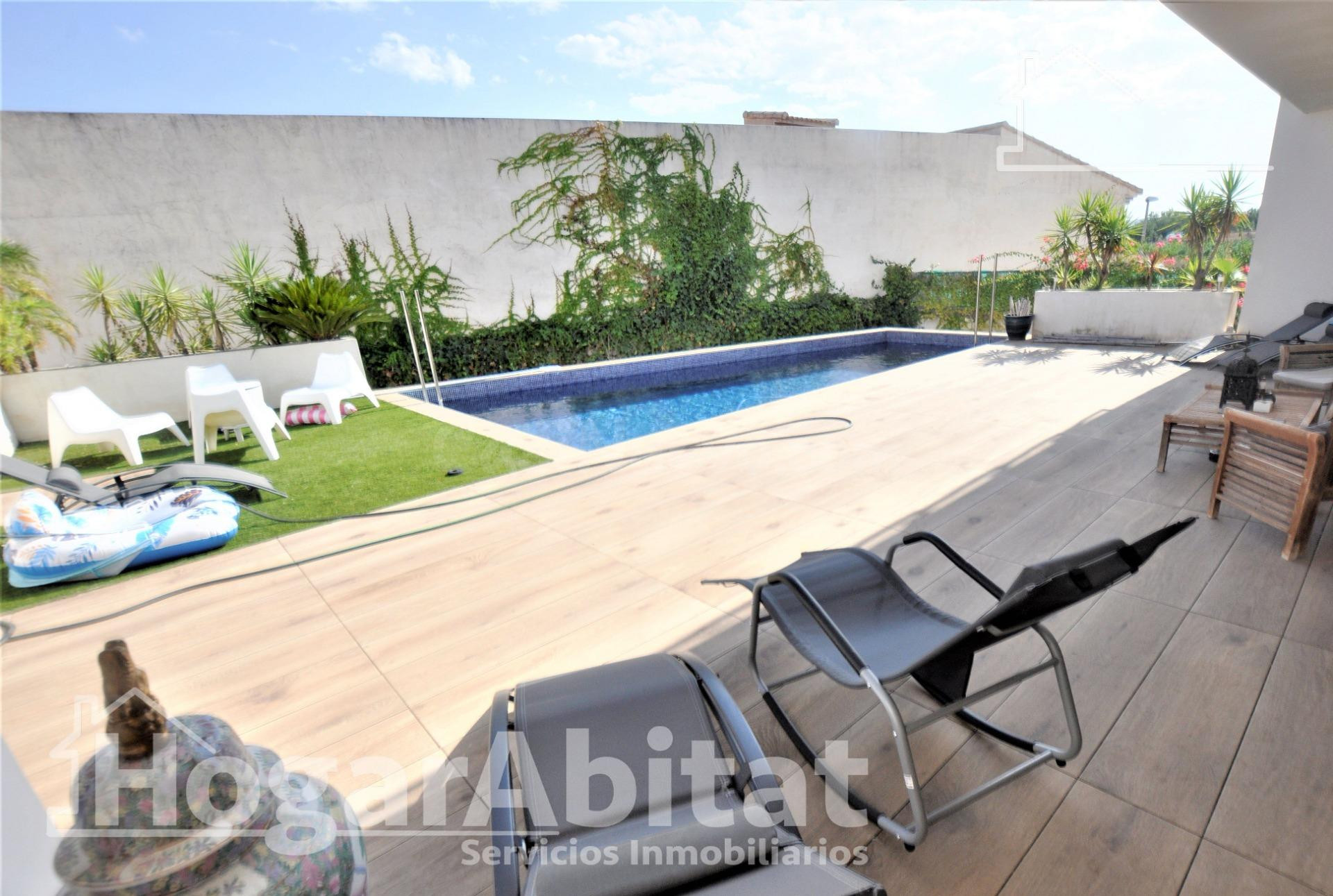 ¡CHALET ESPECTACULAR! CON TERRAZA, PISCINA Y GARAJE, CERCA D - foto 2