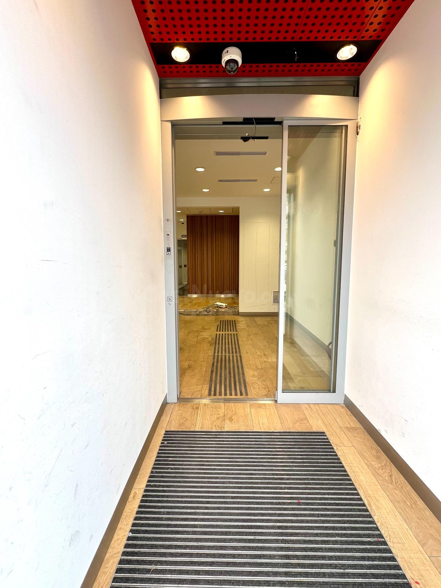 Local comercial 10 habitaciones 236m² en alquiler - Pol. Ind - foto 2