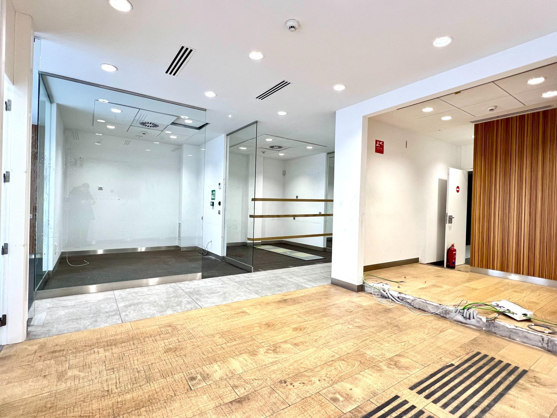 Local comercial 10 habitaciones 236m² en alquiler - Pol. Ind - foto 3