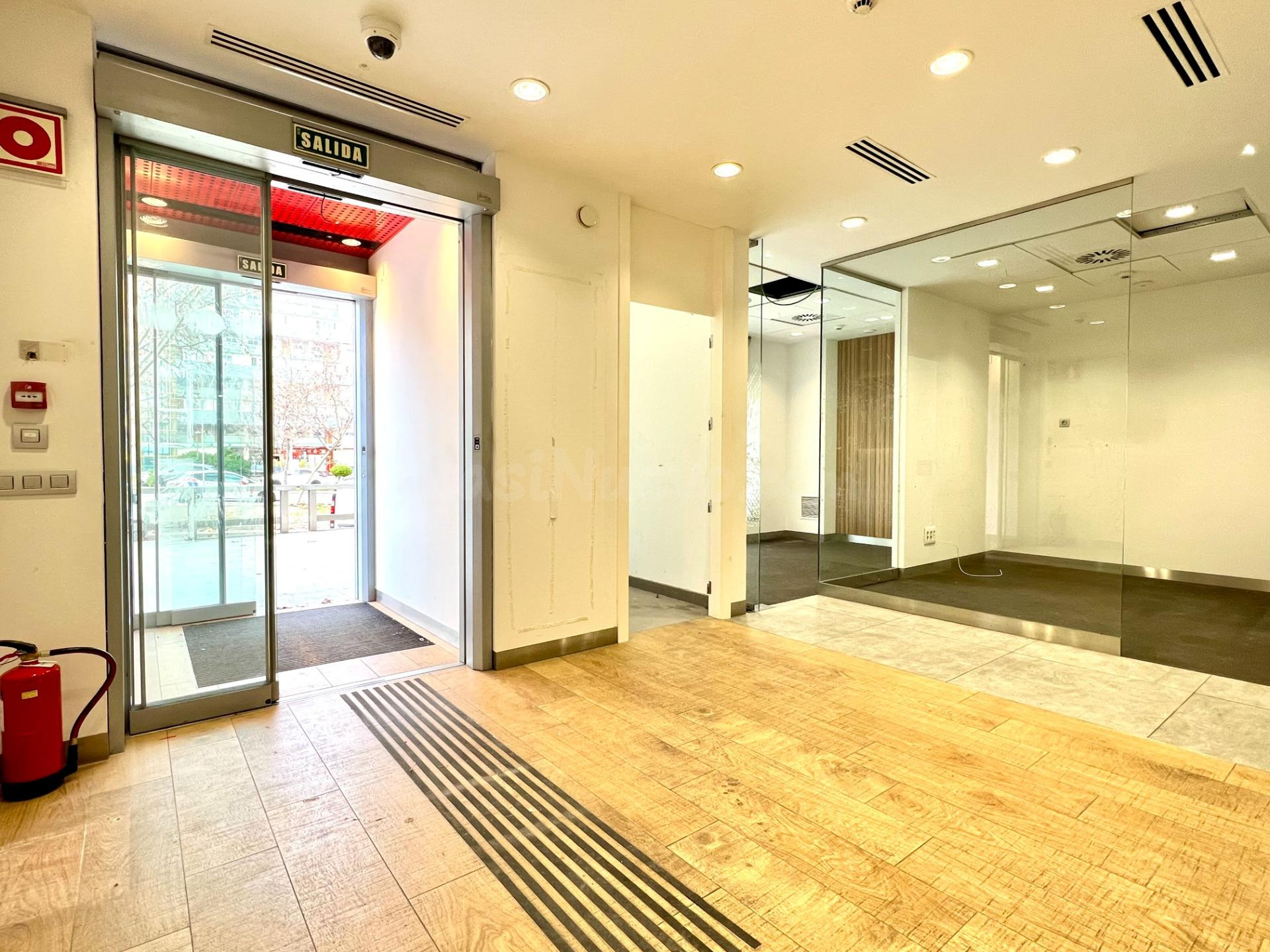 Local comercial 10 habitaciones 236m² en alquiler - Pol. Ind - foto 4