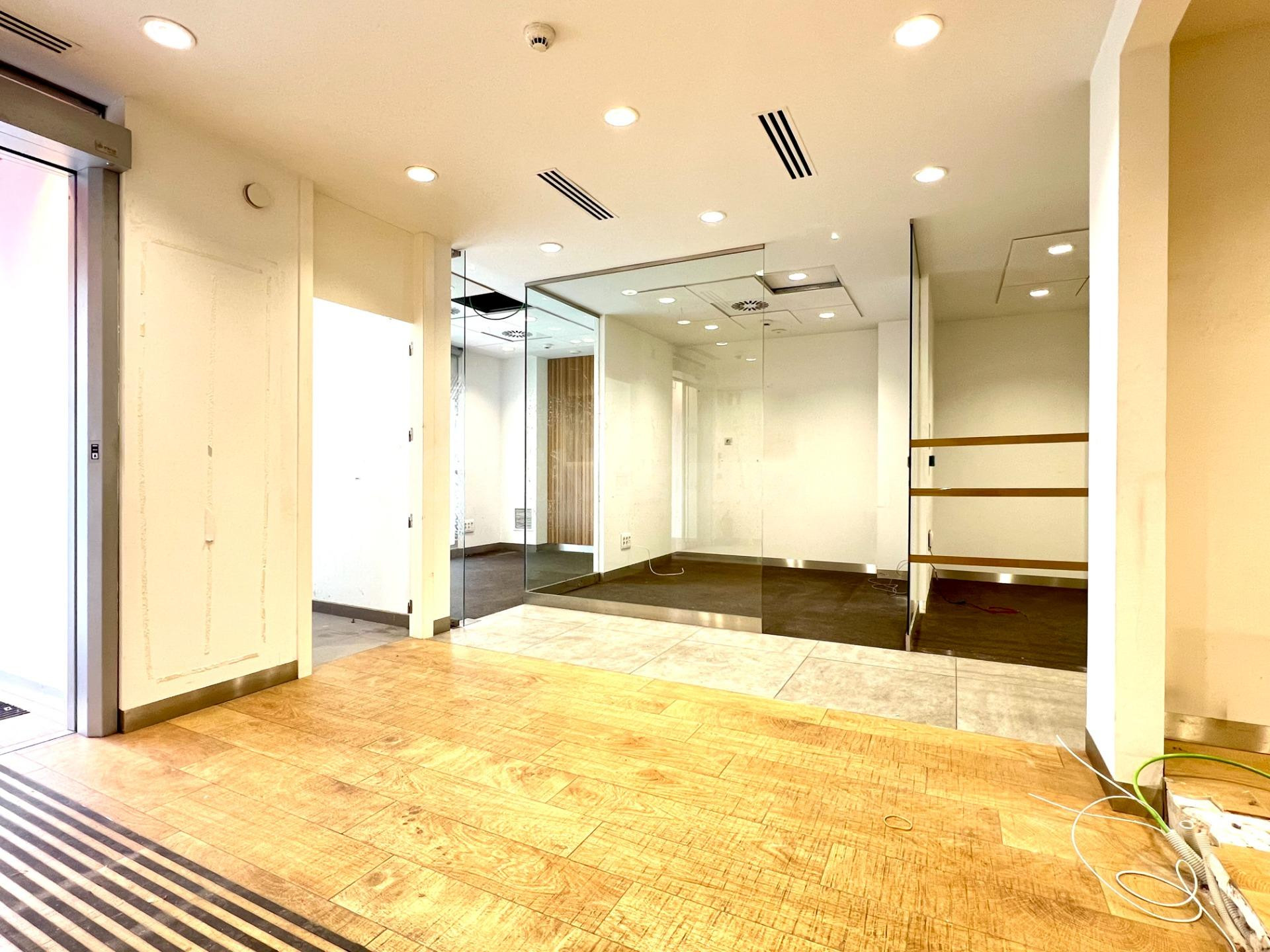 Local comercial 10 habitaciones 236m² en alquiler - Pol. Ind - foto 5