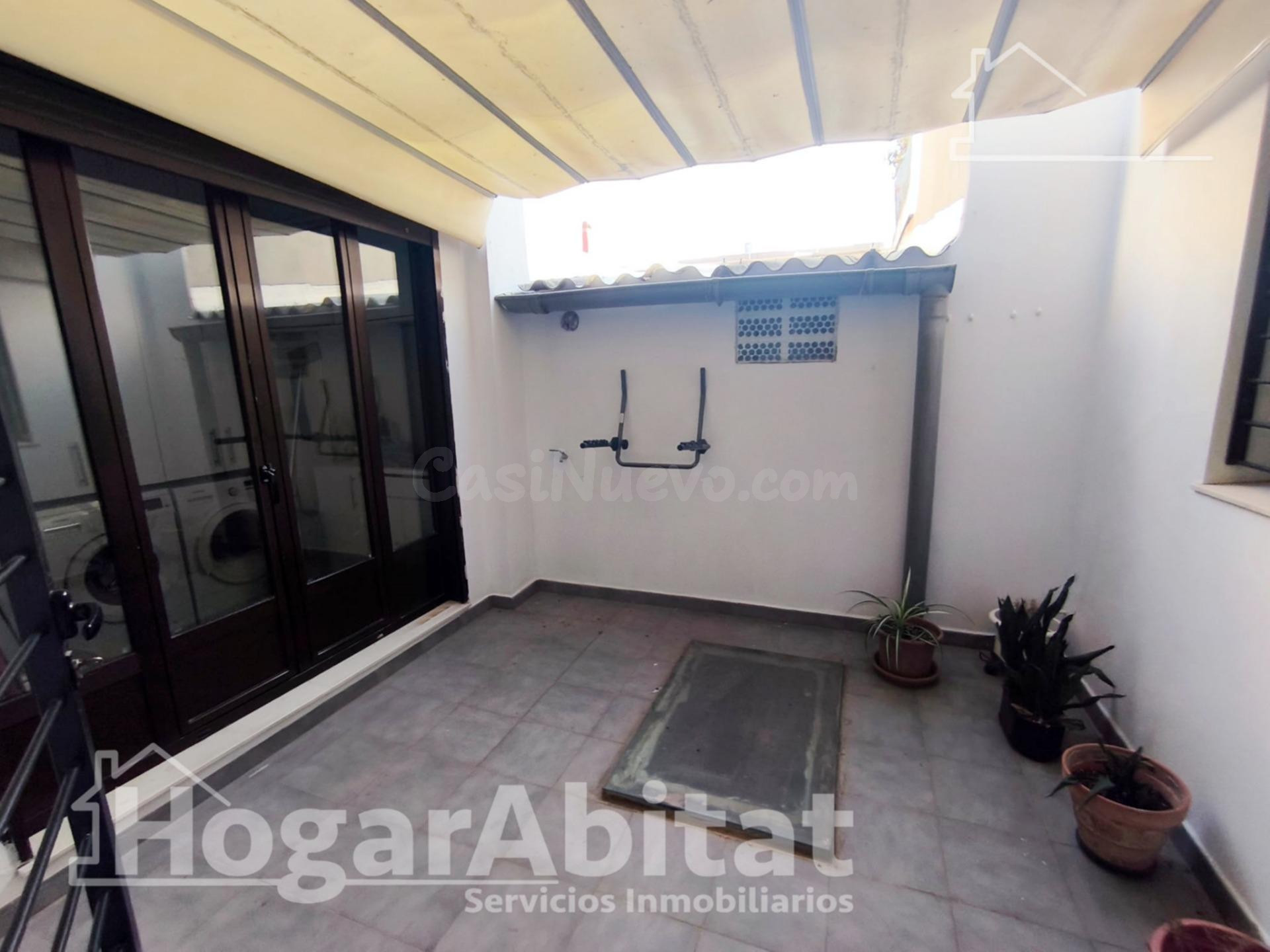 REFORMADO CON PATIO CERCA DE LA PLAYA - foto 4