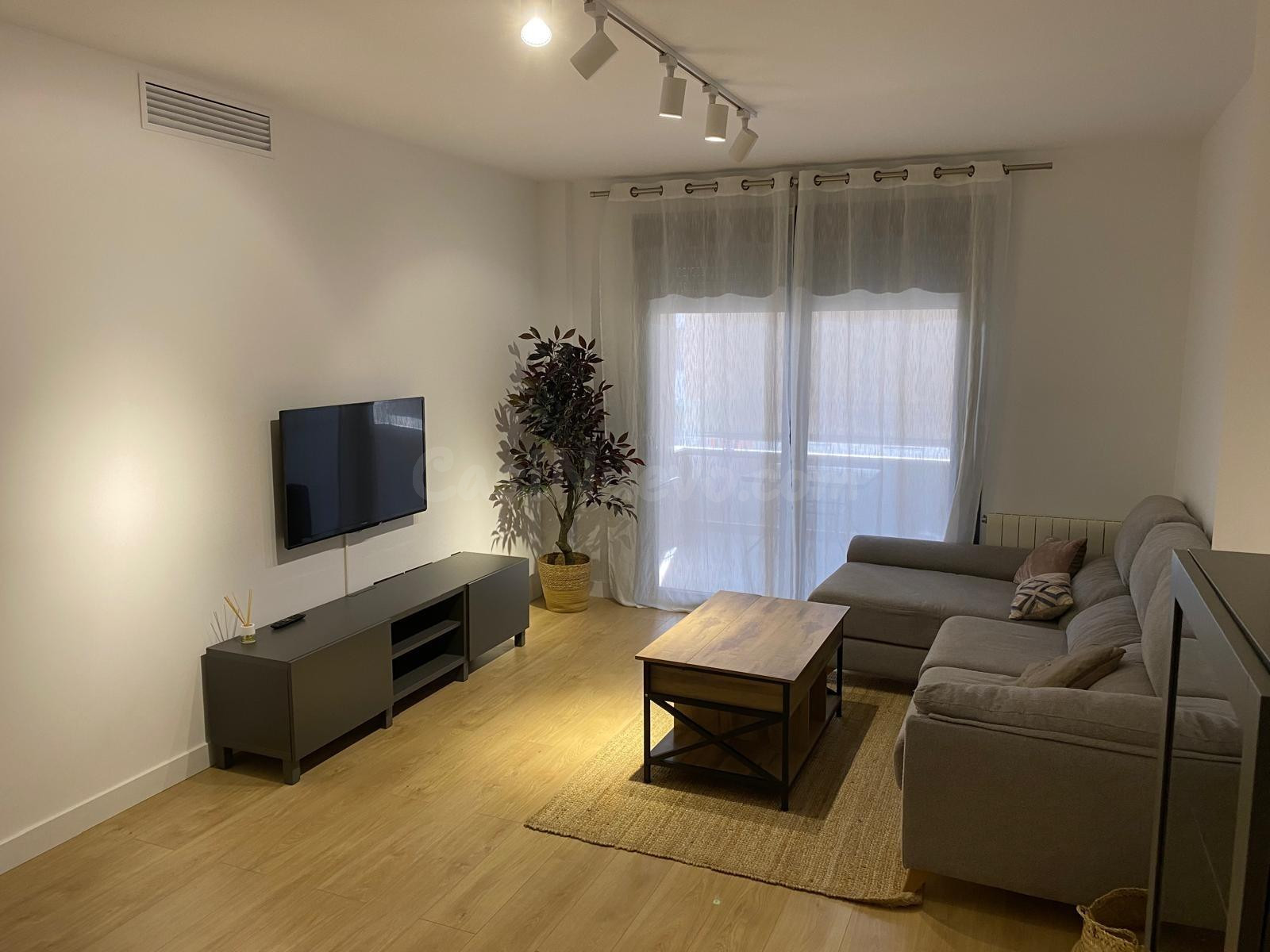 ALQUILER DE APARTAMENTO DE 2 DORMITORIOS EN AV. DE ELVAS