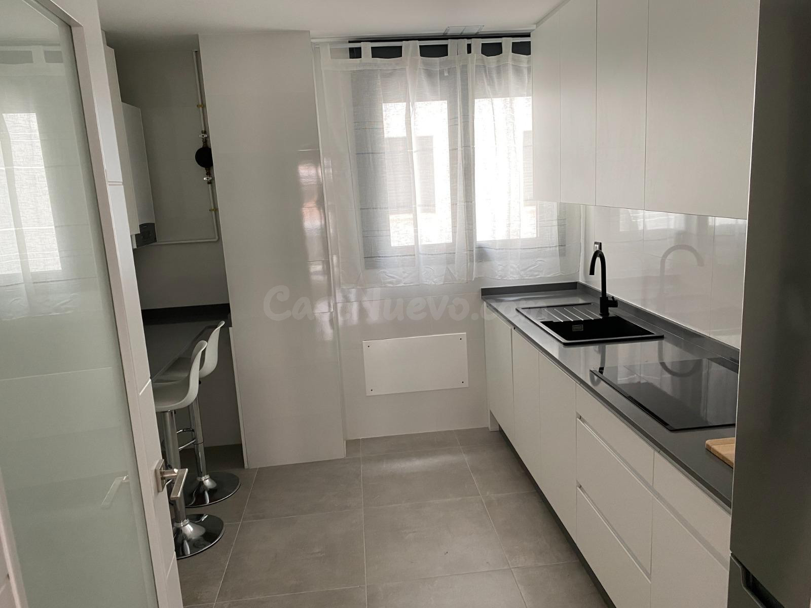 ALQUILER DE APARTAMENTO DE 2 DORMITORIOS EN AV. DE ELVAS - foto 3