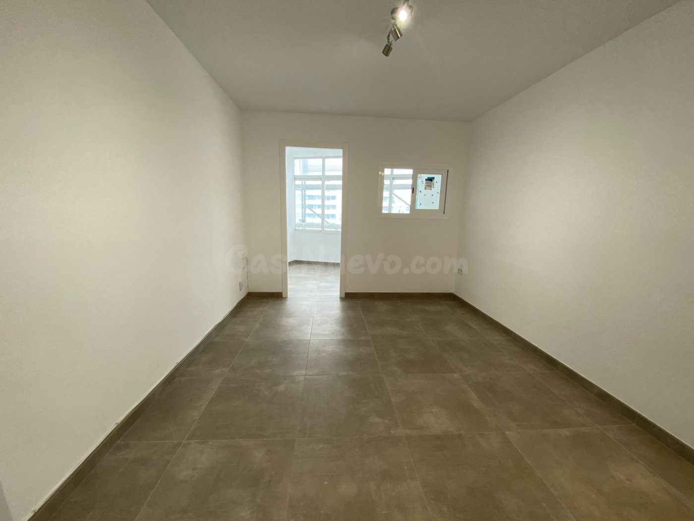 LEER EL ANUNCIO!!!!!    APARTAMENTO REFORMADO EN CALA MAYOR CON APARCAMIENTO - foto 2