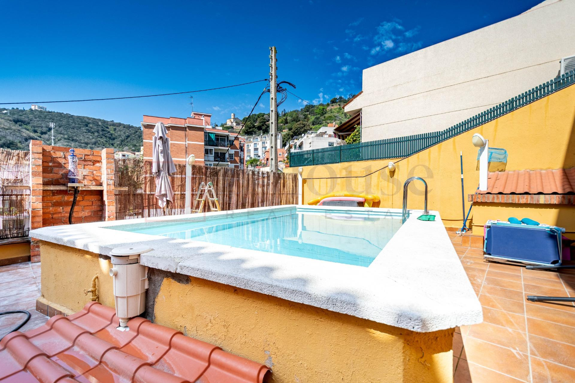 CHALET DE SEIS PLANTAS CON ASOMBROSAS VISTAS Y PISCINA PRIVA - foto 5