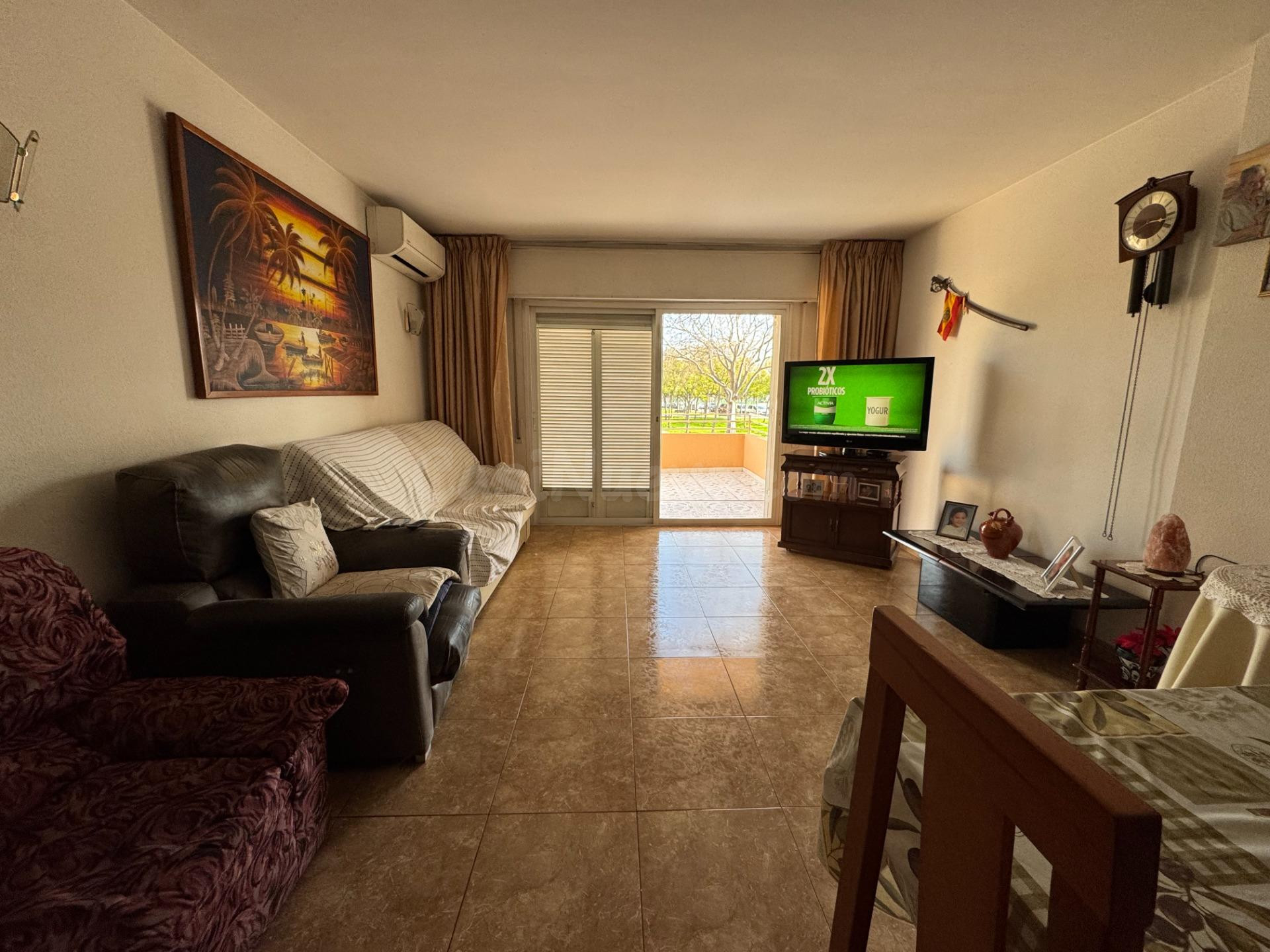 BONITA PLANTA BAJA DE 3 DORMITORIOS, DOS TERRAZAS DE 75 M2 Y - foto 4