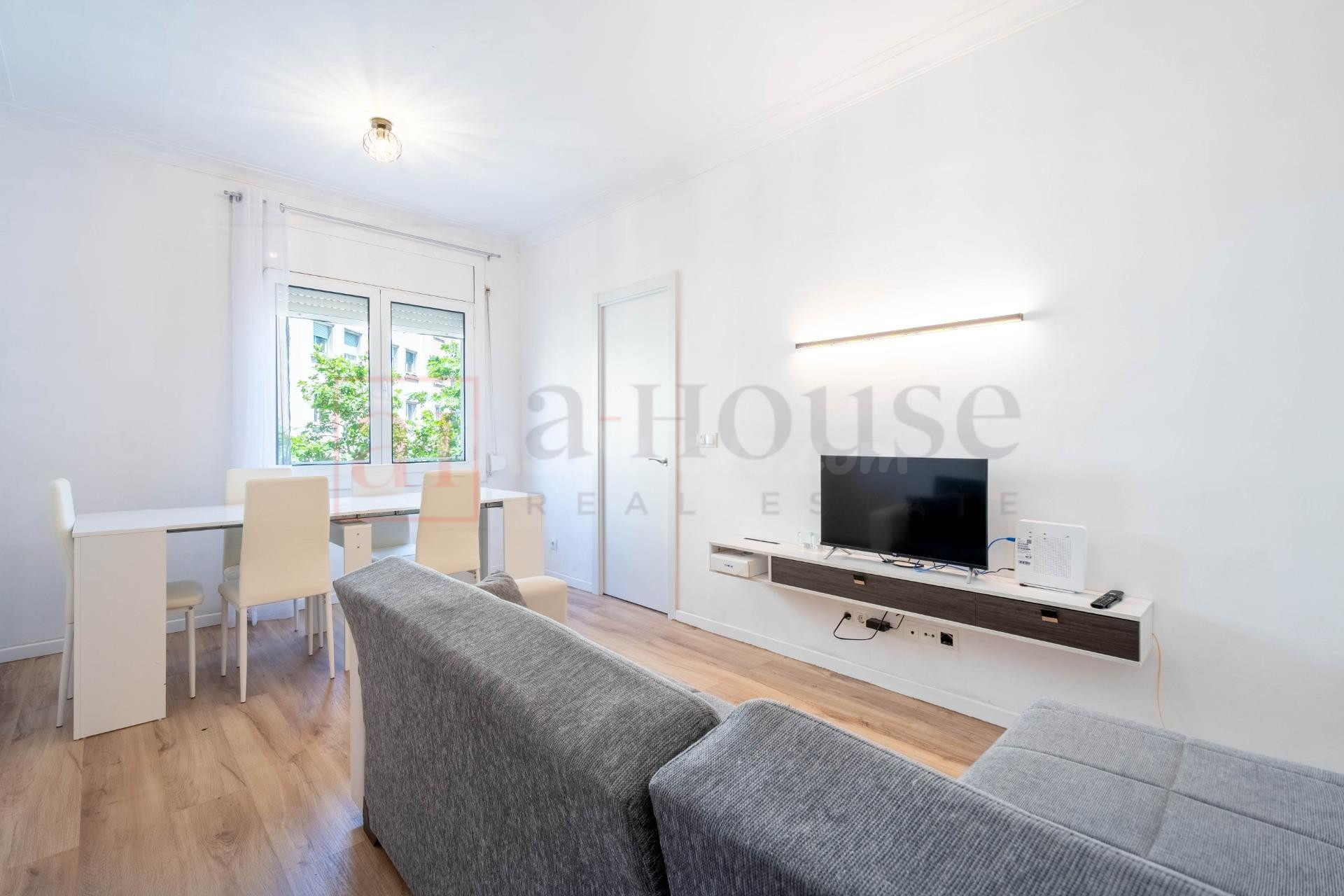 PISO PARA ENTRAR A VIVIR EN EL BARRIO DE ''SAGRADA FAMILIA'' - foto 2
