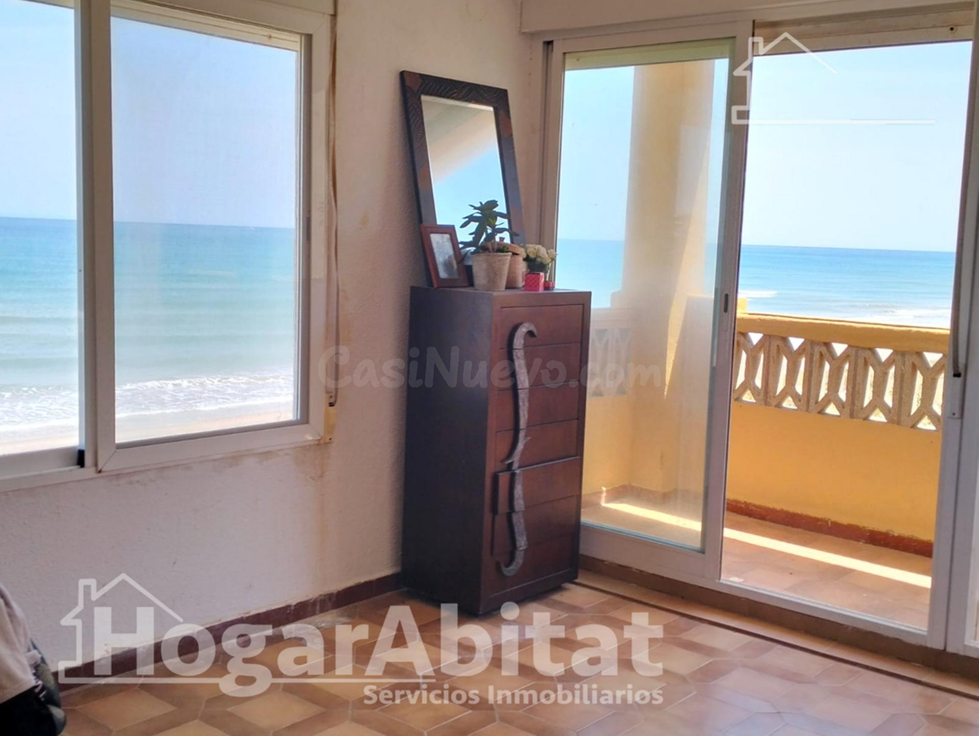 ¡PRIMERA LINEA DE LA PLAYA! CHALET CON 4 TERRAZAS Y GARAJE - foto 3