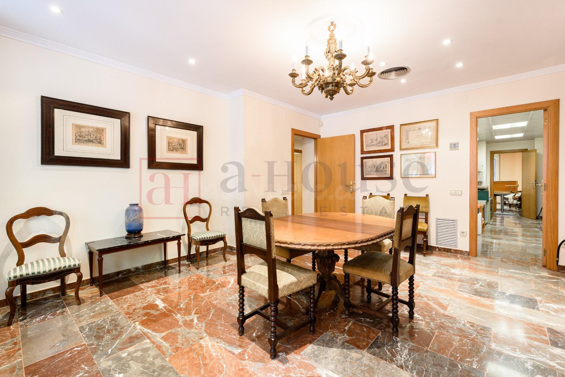 PISO PARA REFORMAR CON GRAN TERRAZA DE 30M2 EN LA DRETA DE L - foto 3