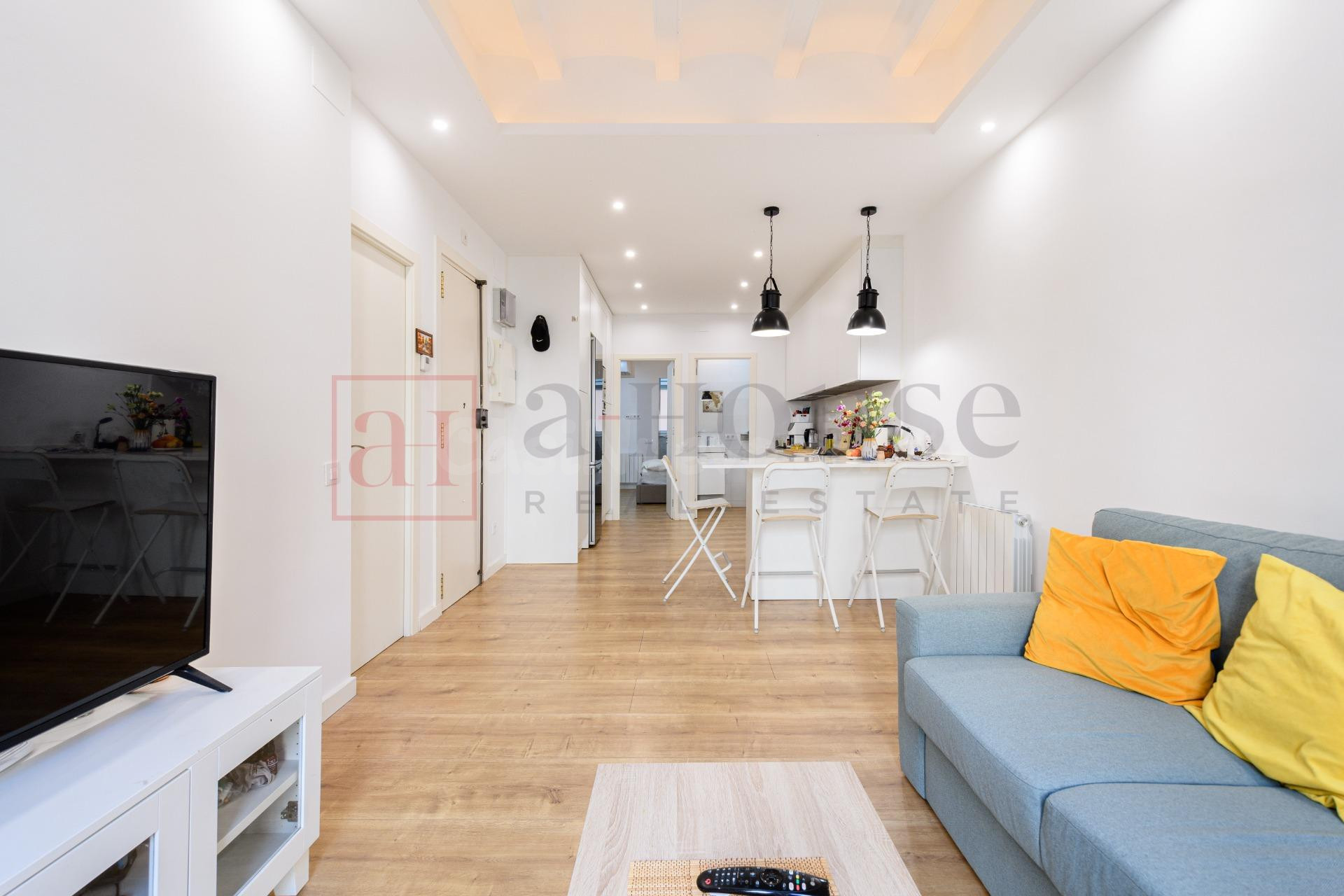PISO CON BALCÓN EN AVENIDA MISTRAL - foto 4