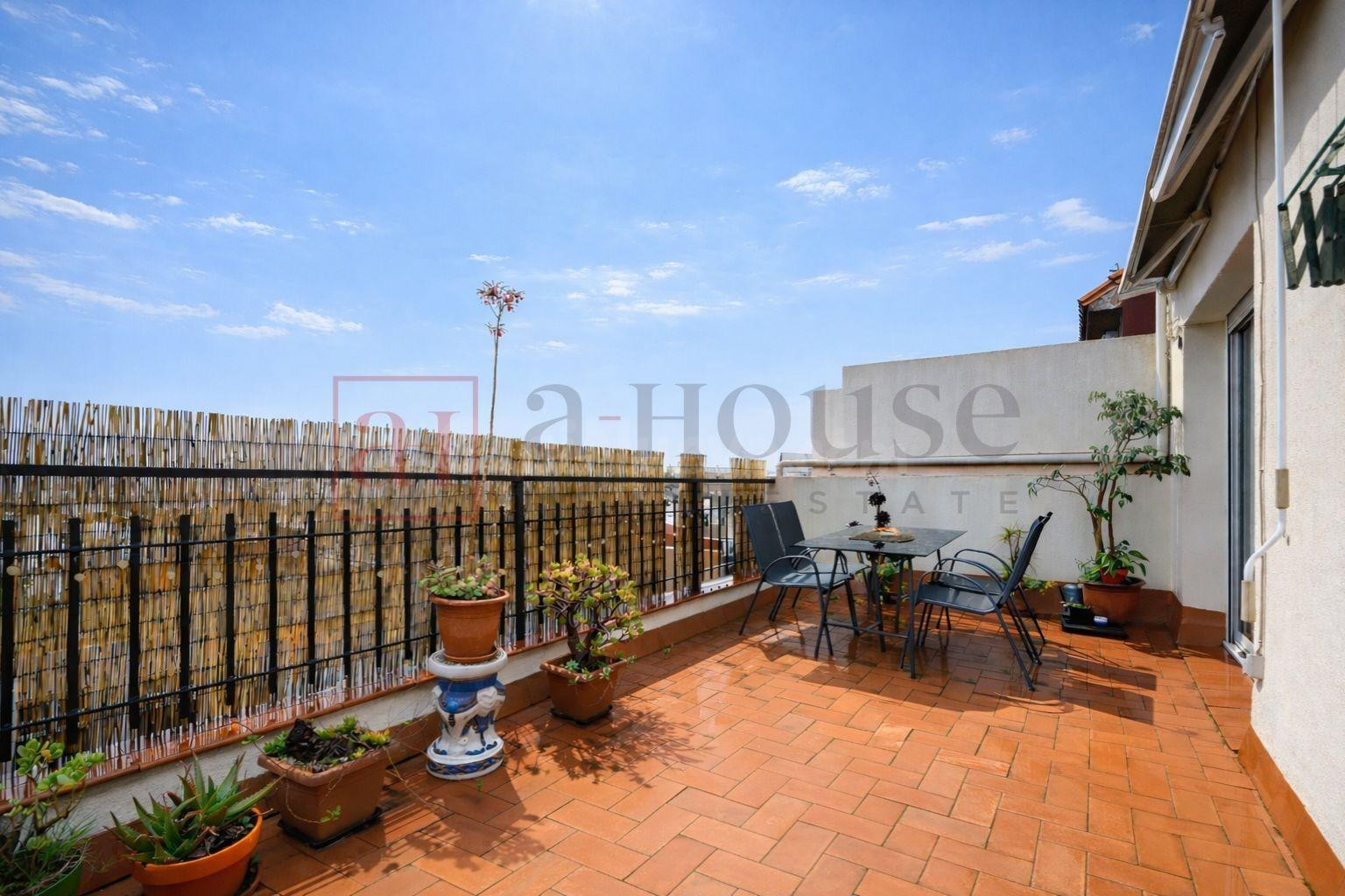 SOBREÁTICO CON GRAN TERRAZA DE 30M2 LISTO PARA ENTRAR A VIVI - foto 2