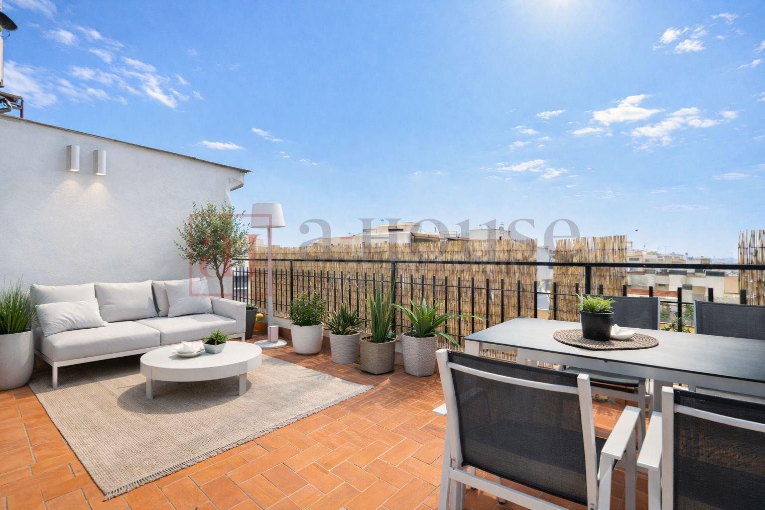 SOBREÁTICO CON GRAN TERRAZA DE 30M2 LISTO PARA ENTRAR A VIVI - foto 3
