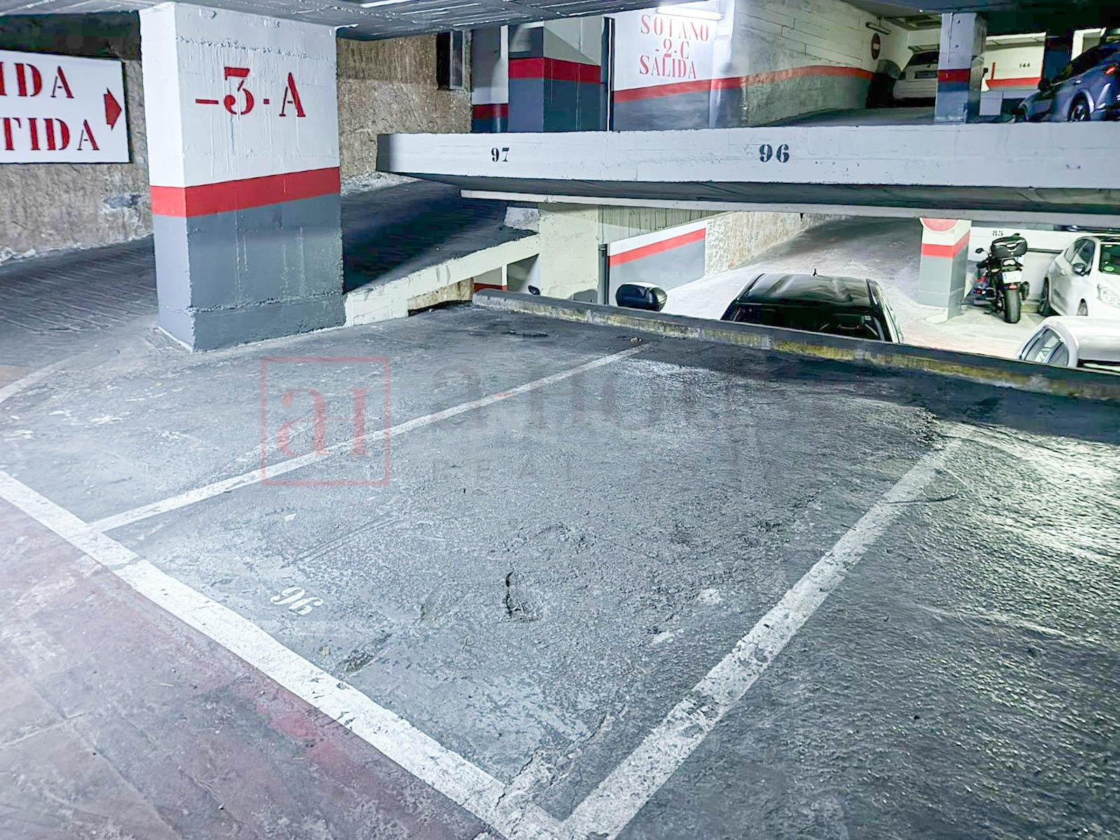 3 PLAZAS DE PARKING EN LA DRETA DE L`EIXAMPLE - foto 3