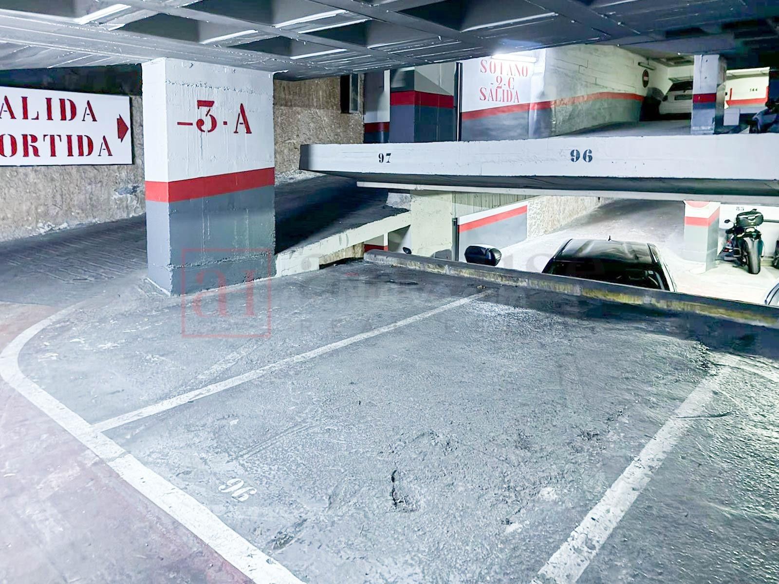 3 PLAZAS DE PARKING EN LA DRETA DE L`EIXAMPLE - foto 5