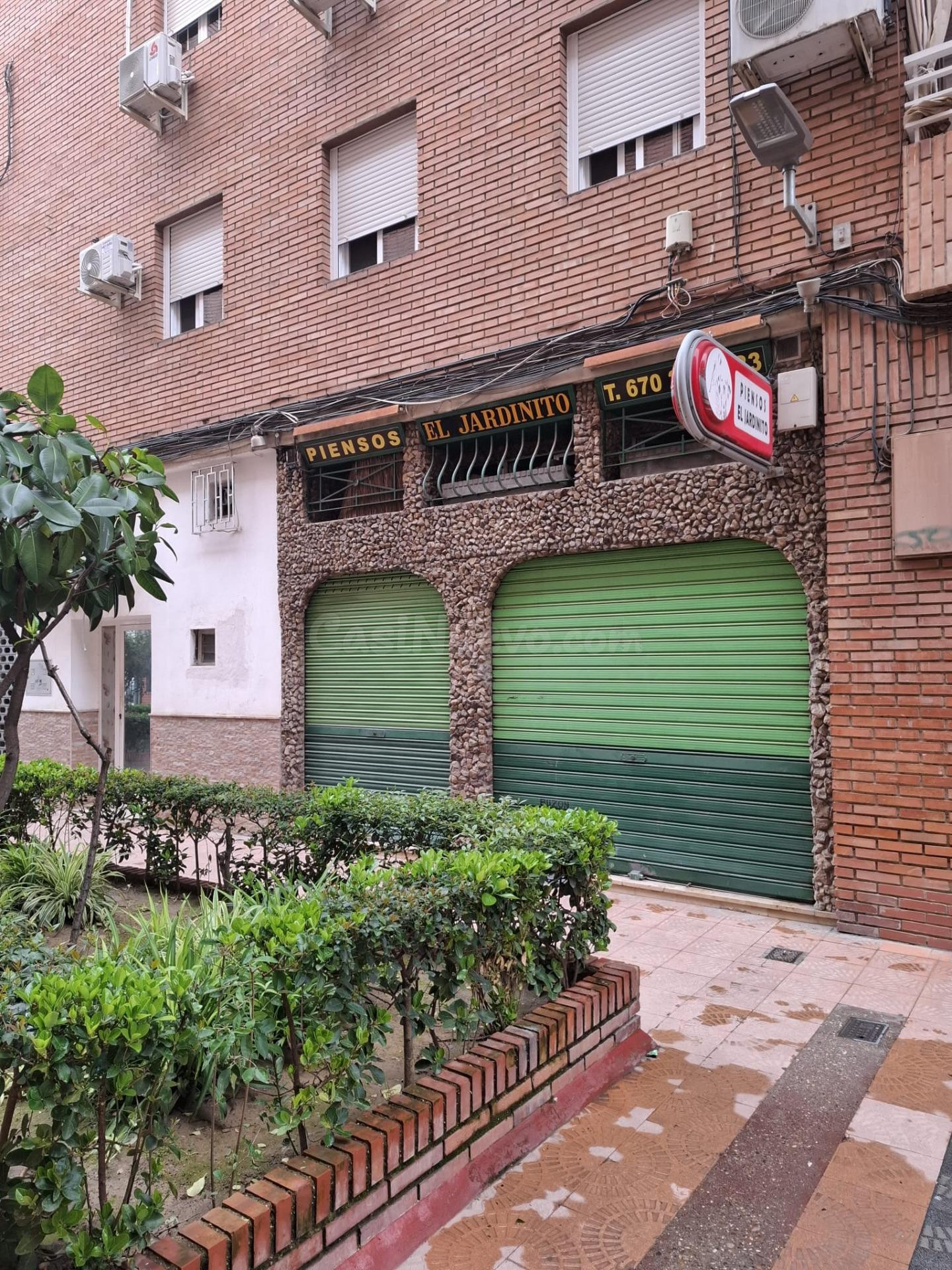 LOCAL COMERCIAL JUNTO AL MARRUBIAL! IDEAL PARA CONVERTIR EN  - foto 4