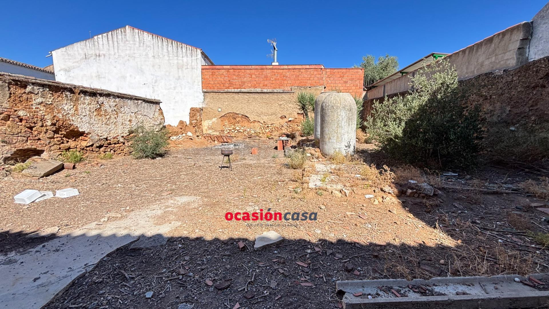 CASA-SOLAR A LA VENTA EN LA ZONA DE PEÑARROYA