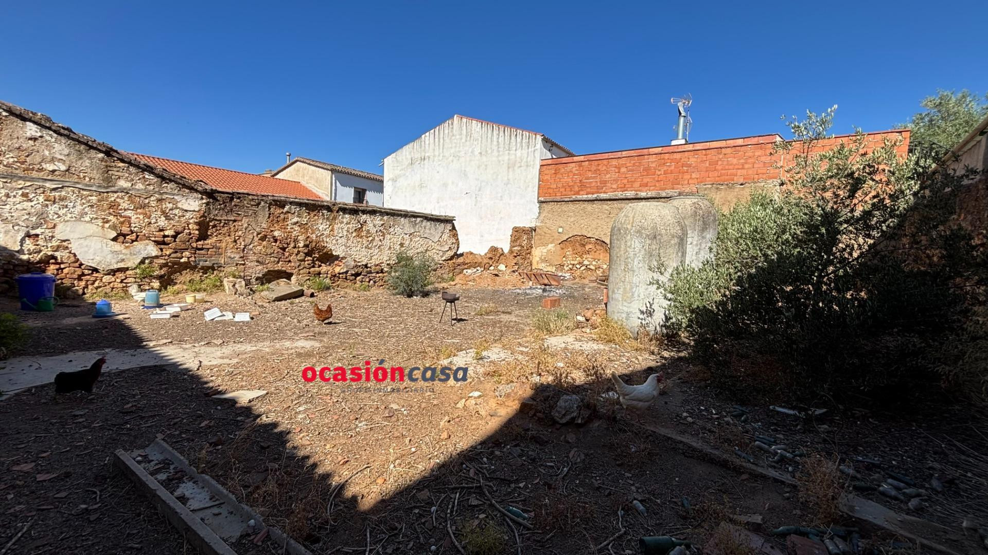 CASA-SOLAR A LA VENTA EN LA ZONA DE PEÑARROYA - foto 2