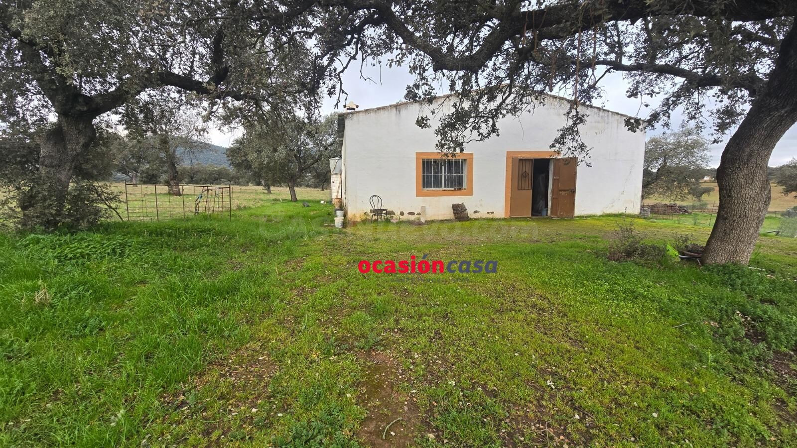 FINCA RÚSTICA CON NAVE A LA VENTA