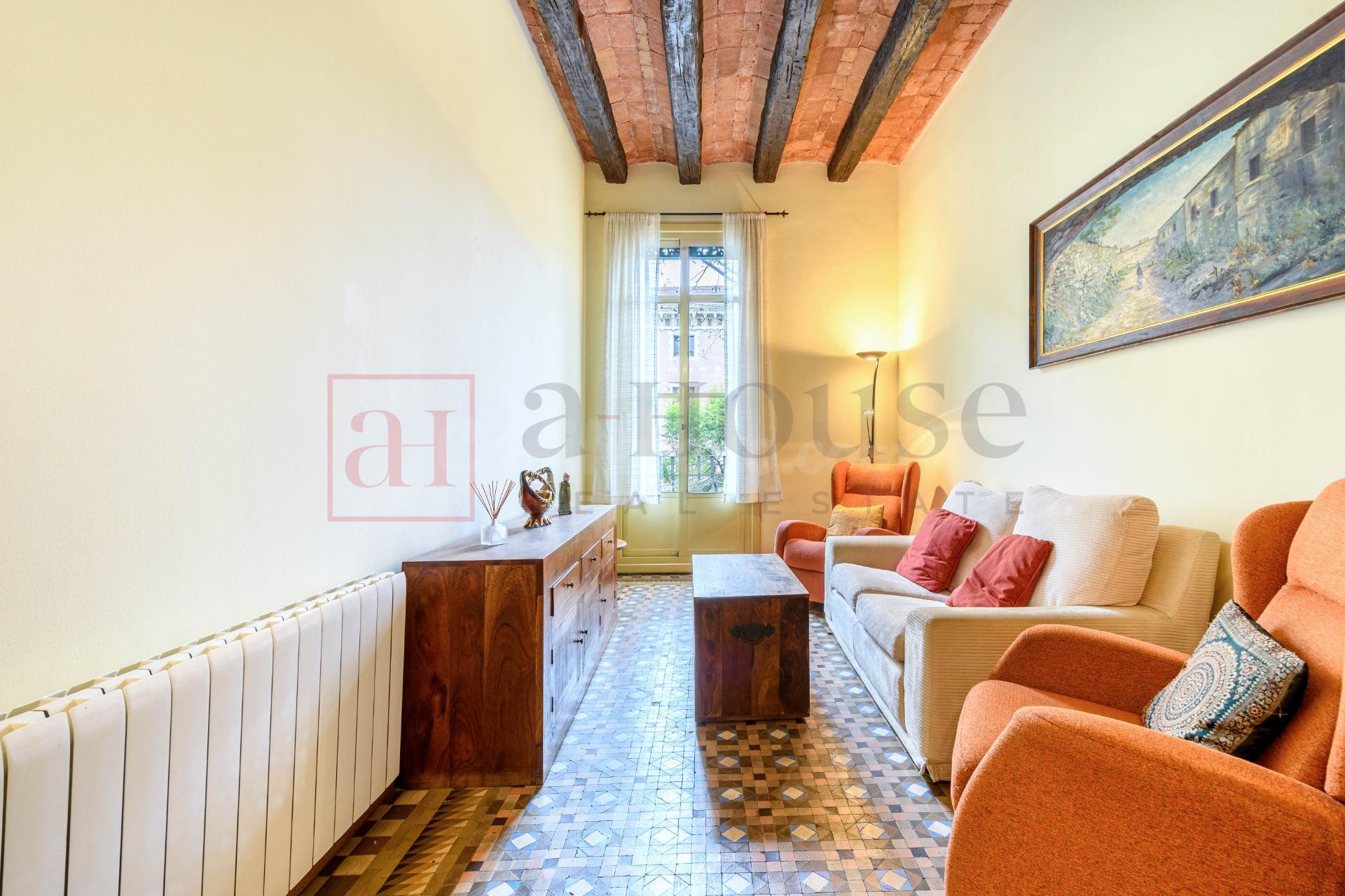 PISO REFORMADO EN FINCA MODERNISTA EN L' ANTIGA ESQUERRA DE L' EIXAMPLE